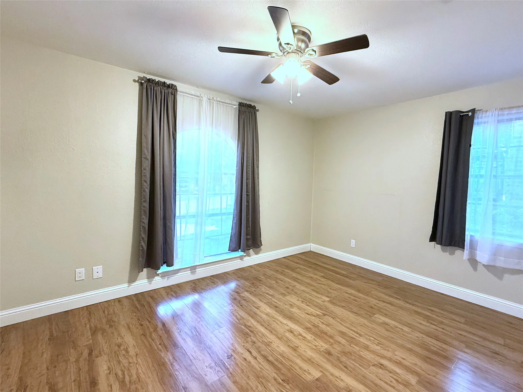 Single Family Residence For Sale in Tarrant County , 8216 Richard Street, White Settlement, Texas 76108, 3 Bedroom, 2 Bathroom, 2 Garage spaces, 1,126 Sqft, built in 1972, mls#21384953, Real Estate Agent in White Settlement, Homes For Sale in Tarrant county, Homes For Sale in White Settlement, Realtor in White Settlement Texas, Real Estate Brokerage Independent Realty Texas, Luminita Cordes Realtor