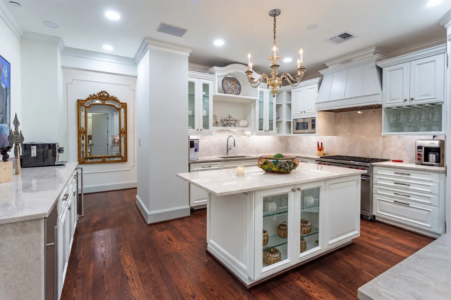 Four-sided Island Kitchen that Bobby Flay would love.