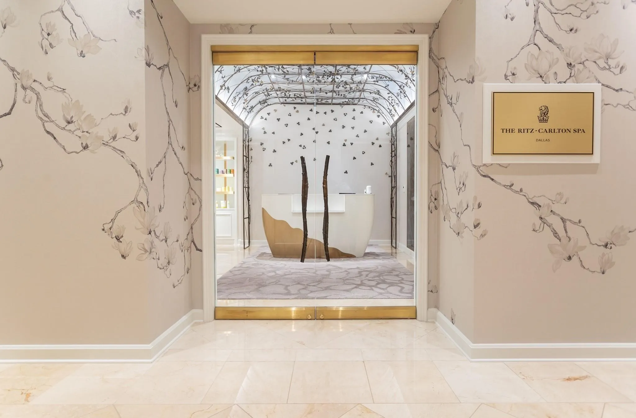 Full-service 12,000 sq ft Ritz-Carlton Spa.