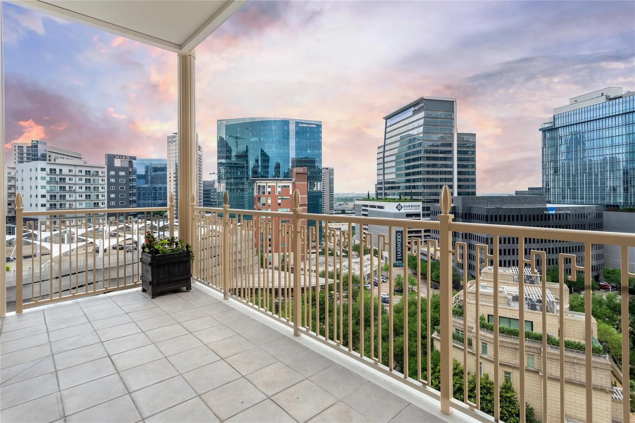 Corner Balcony has 180 degree views.