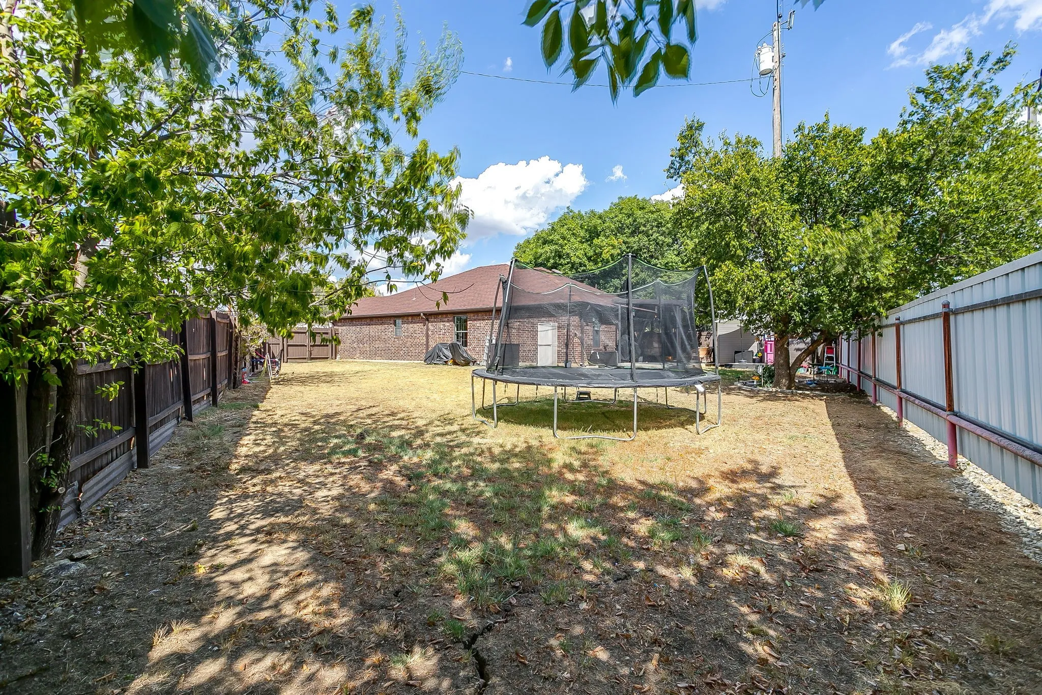 Single Family Residence For Sale in Palo Pinto County , 4000 NE 4th Street, Mineral Wells, Texas 76067, 3 Bedroom, 2 Bathroom, 2 Garage spaces, 1,604 Sqft, built in 2011, mls#21385098, Real Estate Agent in Mineral Wells, Homes For Sale in Palo Pinto county, Homes For Sale in Mineral Wells, Realtor in Mineral Wells Texas, Real Estate Brokerage Independent Realty Texas, Luminita Cordes Realtor