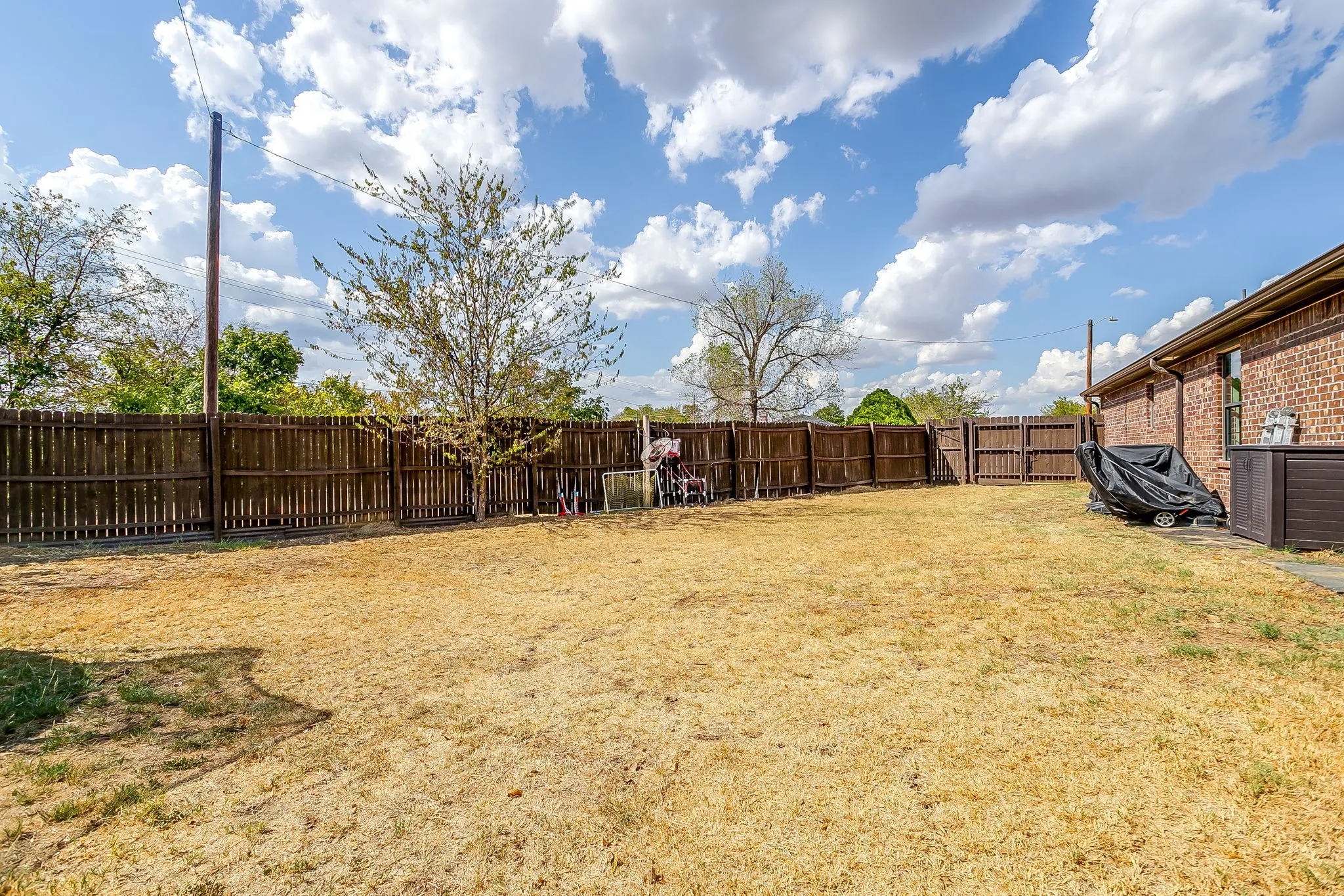 Single Family Residence For Sale in Palo Pinto County , 4000 NE 4th Street, Mineral Wells, Texas 76067, 3 Bedroom, 2 Bathroom, 2 Garage spaces, 1,604 Sqft, built in 2011, mls#21385098, Real Estate Agent in Mineral Wells, Homes For Sale in Palo Pinto county, Homes For Sale in Mineral Wells, Realtor in Mineral Wells Texas, Real Estate Brokerage Independent Realty Texas, Luminita Cordes Realtor