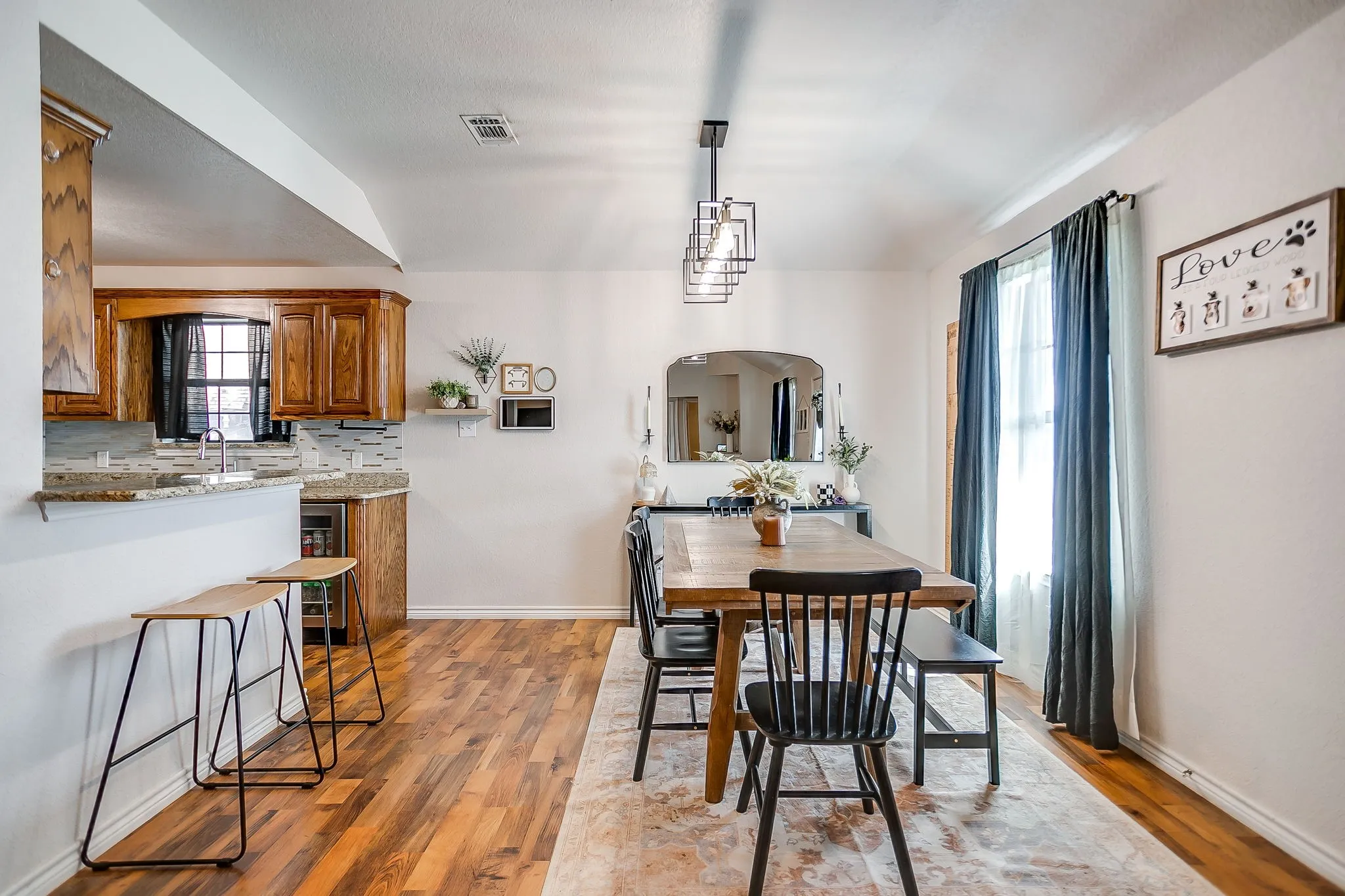 Single Family Residence For Sale in Palo Pinto County , 4000 NE 4th Street, Mineral Wells, Texas 76067, 3 Bedroom, 2 Bathroom, 2 Garage spaces, 1,604 Sqft, built in 2011, mls#21385098, Real Estate Agent in Mineral Wells, Homes For Sale in Palo Pinto county, Homes For Sale in Mineral Wells, Realtor in Mineral Wells Texas, Real Estate Brokerage Independent Realty Texas, Luminita Cordes Realtor