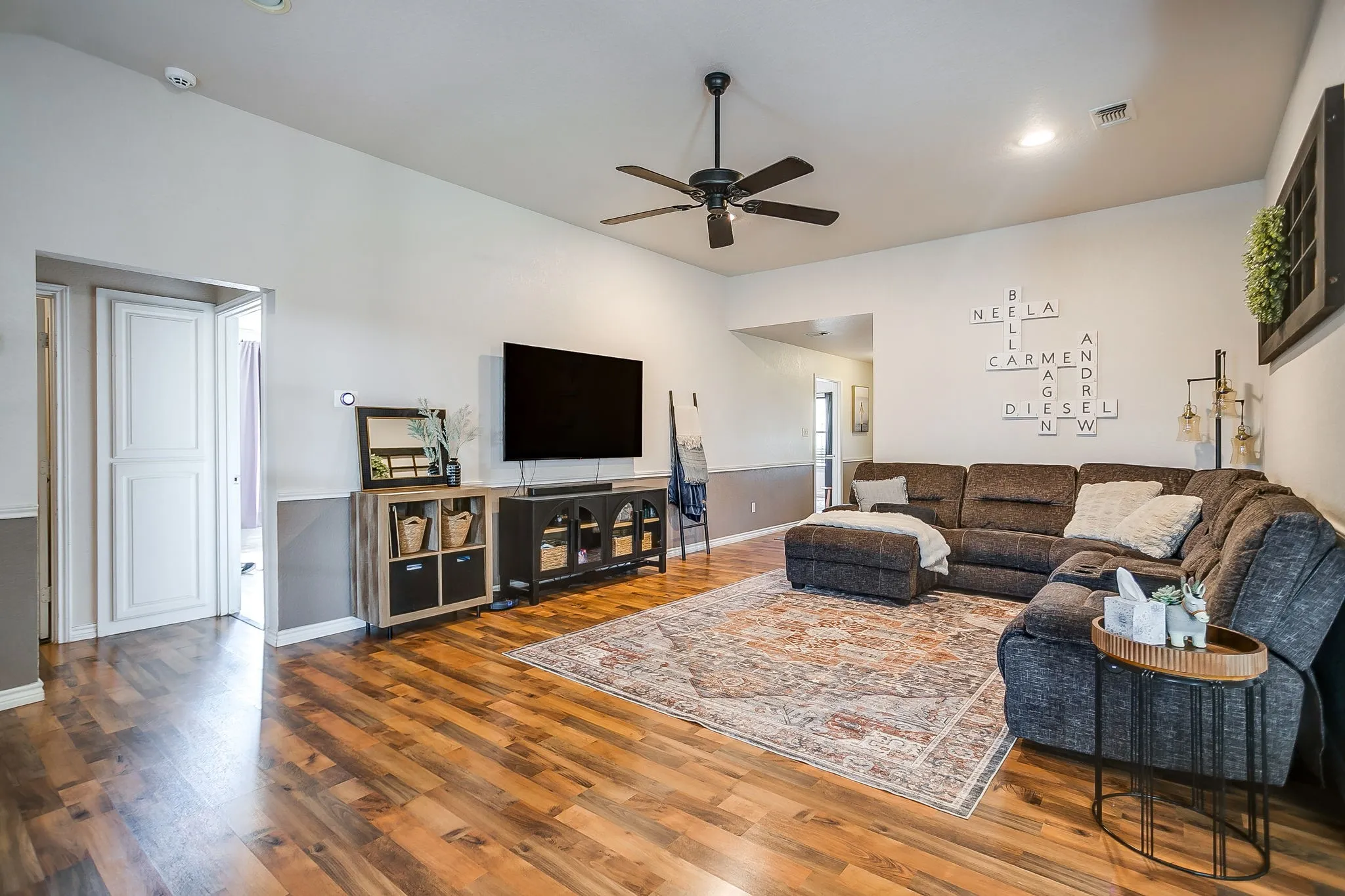 Single Family Residence For Sale in Palo Pinto County , 4000 NE 4th Street, Mineral Wells, Texas 76067, 3 Bedroom, 2 Bathroom, 2 Garage spaces, 1,604 Sqft, built in 2011, mls#21385098, Real Estate Agent in Mineral Wells, Homes For Sale in Palo Pinto county, Homes For Sale in Mineral Wells, Realtor in Mineral Wells Texas, Real Estate Brokerage Independent Realty Texas, Luminita Cordes Realtor