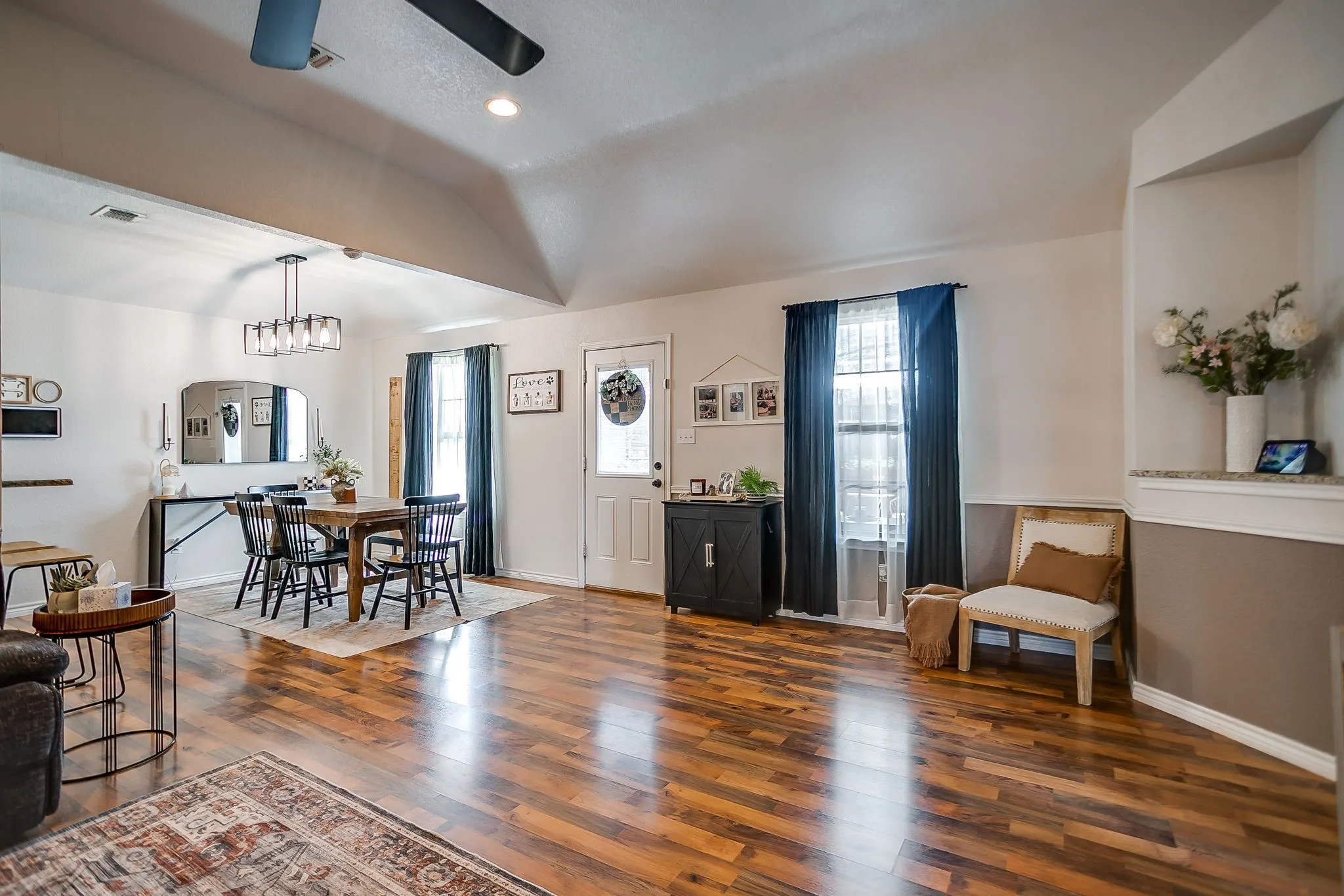 Single Family Residence For Sale in Palo Pinto County , 4000 NE 4th Street, Mineral Wells, Texas 76067, 3 Bedroom, 2 Bathroom, 2 Garage spaces, 1,604 Sqft, built in 2011, mls#21385098, Real Estate Agent in Mineral Wells, Homes For Sale in Palo Pinto county, Homes For Sale in Mineral Wells, Realtor in Mineral Wells Texas, Real Estate Brokerage Independent Realty Texas, Luminita Cordes Realtor