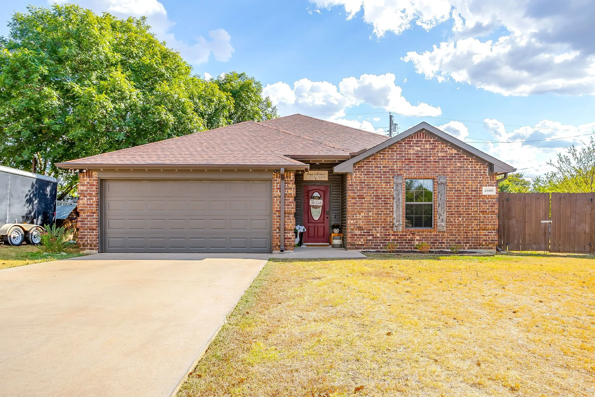 Single Family Residence For Sale in Palo Pinto County , 4000 NE 4th Street, Mineral Wells, Texas 76067, 3 Bedroom, 2 Bathroom, 2 Garage spaces, 1,604 Sqft, built in 2011, mls#21385098, Real Estate Agent in Mineral Wells, Homes For Sale in Palo Pinto county, Homes For Sale in Mineral Wells, Realtor in Mineral Wells Texas, Real Estate Brokerage Independent Realty Texas, Luminita Cordes Realtor