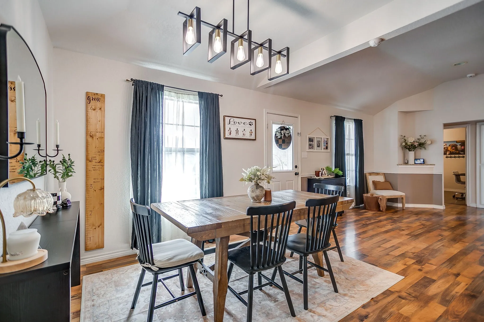 Single Family Residence For Sale in Palo Pinto County , 4000 NE 4th Street, Mineral Wells, Texas 76067, 3 Bedroom, 2 Bathroom, 2 Garage spaces, 1,604 Sqft, built in 2011, mls#21385098, Real Estate Agent in Mineral Wells, Homes For Sale in Palo Pinto county, Homes For Sale in Mineral Wells, Realtor in Mineral Wells Texas, Real Estate Brokerage Independent Realty Texas, Luminita Cordes Realtor