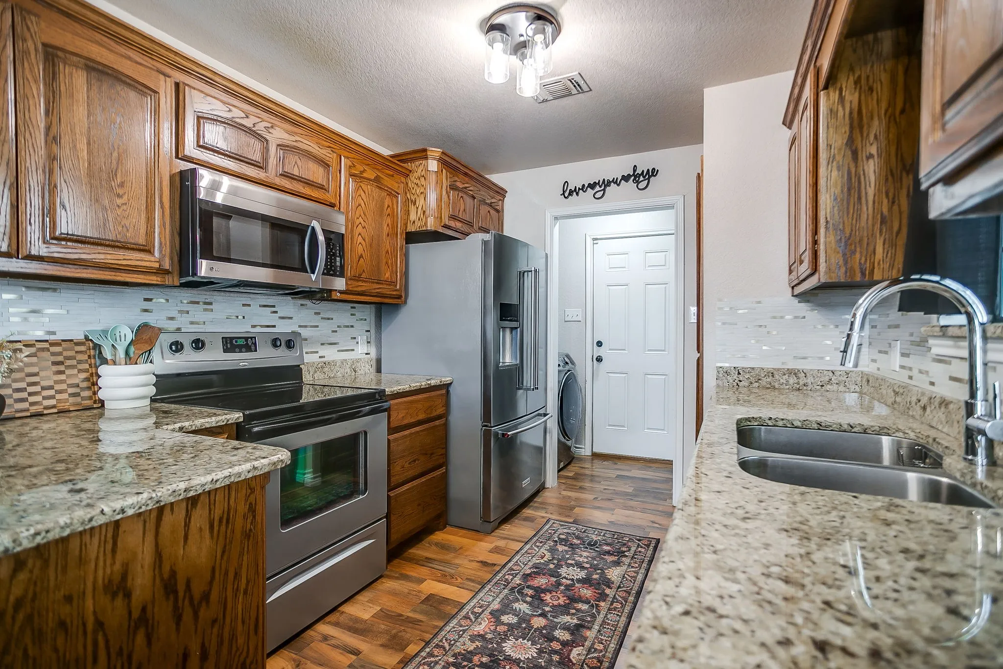 Single Family Residence For Sale in Palo Pinto County , 4000 NE 4th Street, Mineral Wells, Texas 76067, 3 Bedroom, 2 Bathroom, 2 Garage spaces, 1,604 Sqft, built in 2011, mls#21385098, Real Estate Agent in Mineral Wells, Homes For Sale in Palo Pinto county, Homes For Sale in Mineral Wells, Realtor in Mineral Wells Texas, Real Estate Brokerage Independent Realty Texas, Luminita Cordes Realtor
