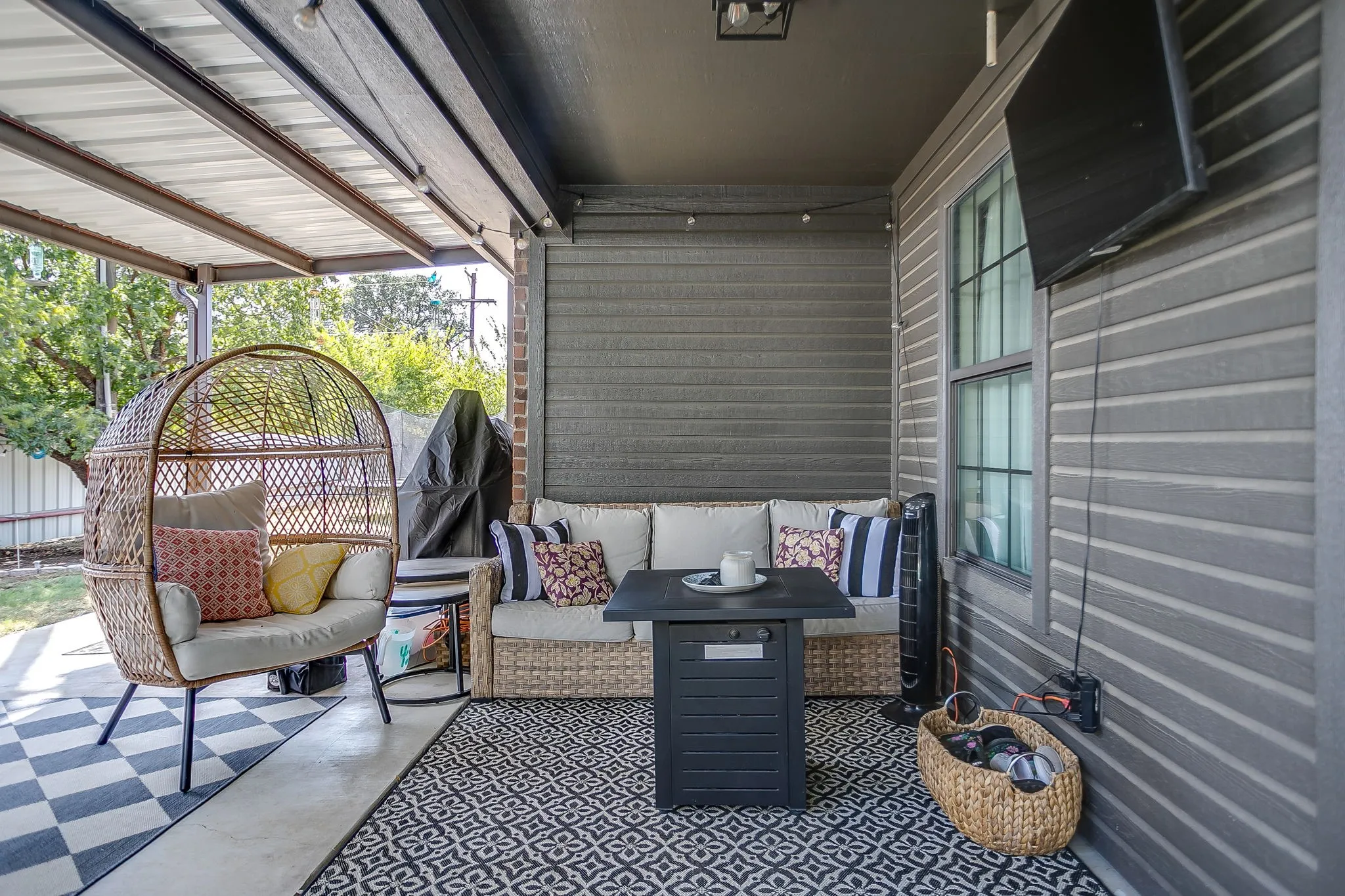 Single Family Residence For Sale in Palo Pinto County , 4000 NE 4th Street, Mineral Wells, Texas 76067, 3 Bedroom, 2 Bathroom, 2 Garage spaces, 1,604 Sqft, built in 2011, mls#21385098, Real Estate Agent in Mineral Wells, Homes For Sale in Palo Pinto county, Homes For Sale in Mineral Wells, Realtor in Mineral Wells Texas, Real Estate Brokerage Independent Realty Texas, Luminita Cordes Realtor