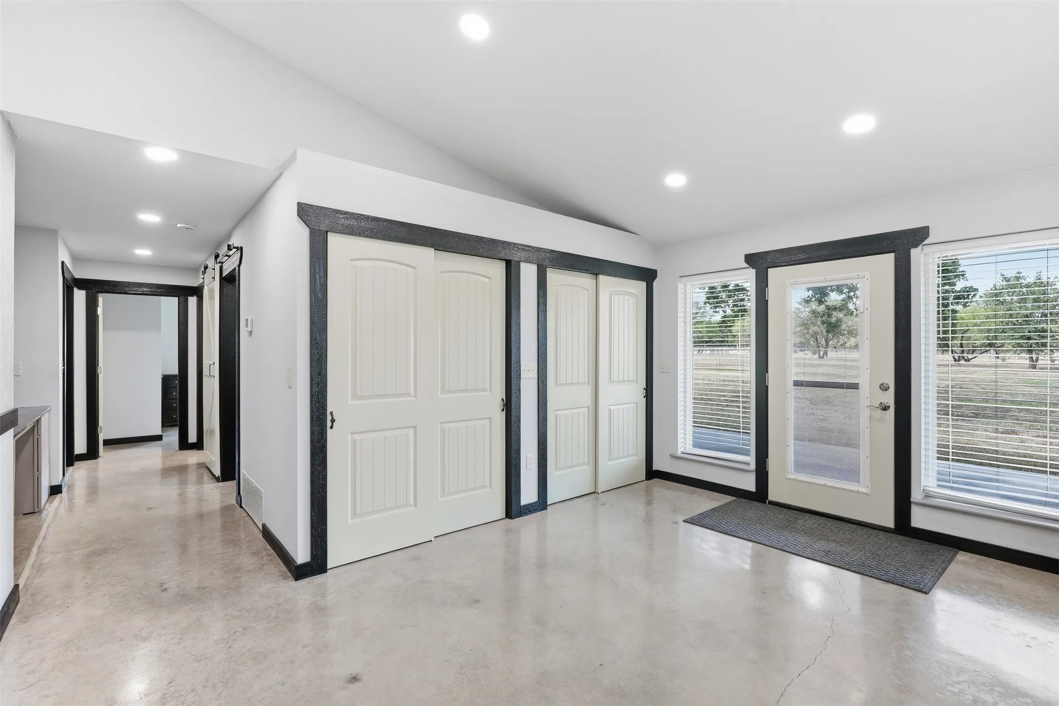 Single Family Residence For Sale in Hood County , 7703 Prairie Creek Lane, Tolar, Texas 76476, 2 Bedroom, 3 Bathroom, 4 Garage spaces, 5,850 Sqft, built in 2022, mls#21385111, Real Estate Agent in Tolar, Homes For Sale in Hood county, Homes For Sale in Tolar, Realtor in Tolar Texas, Real Estate Brokerage Independent Realty Texas, Luminita Cordes Realtor