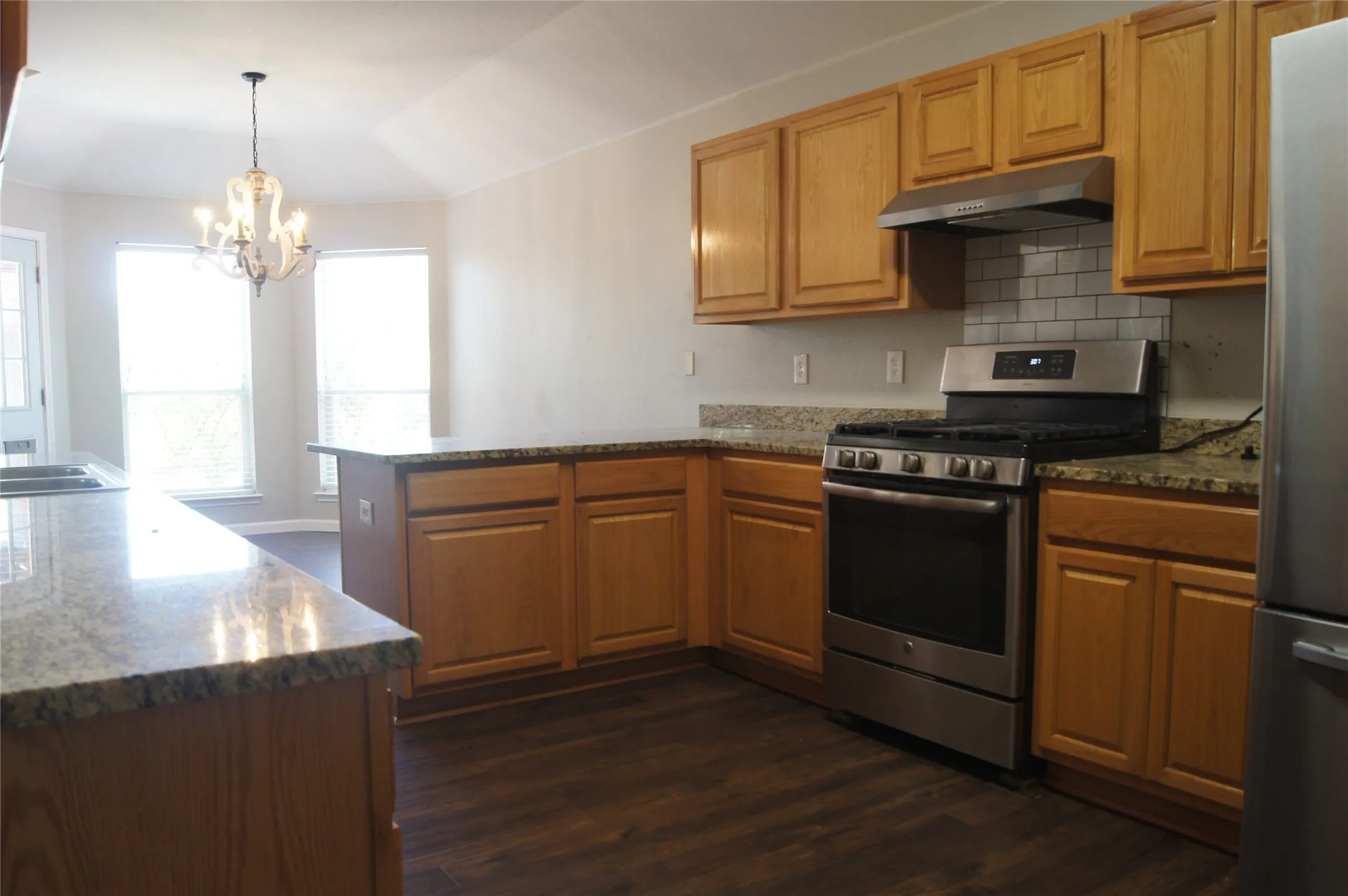 Single Family Residence For Rent in Parker County , 313 Smyth Street, Aledo, Texas 76008, 3 Bedroom, 3 Bathroom, 2 Garage spaces, 2,088 Sqft, built in 2005, mls#21385112, Real Estate Agent in Aledo, Homes For Rent in Parker county, Homes For Rent in Aledo, Realtor in Aledo Texas, Real Estate Brokerage Independent Realty Texas, Luminita Cordes Realtor