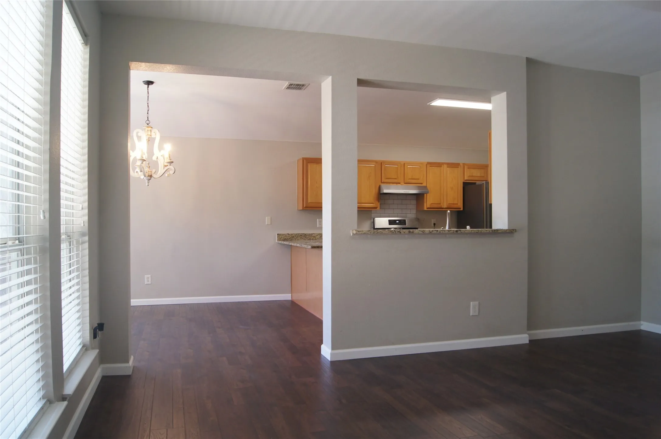 Single Family Residence For Rent in Parker County , 313 Smyth Street, Aledo, Texas 76008, 3 Bedroom, 3 Bathroom, 2 Garage spaces, 2,088 Sqft, built in 2005, mls#21385112, Real Estate Agent in Aledo, Homes For Rent in Parker county, Homes For Rent in Aledo, Realtor in Aledo Texas, Real Estate Brokerage Independent Realty Texas, Luminita Cordes Realtor