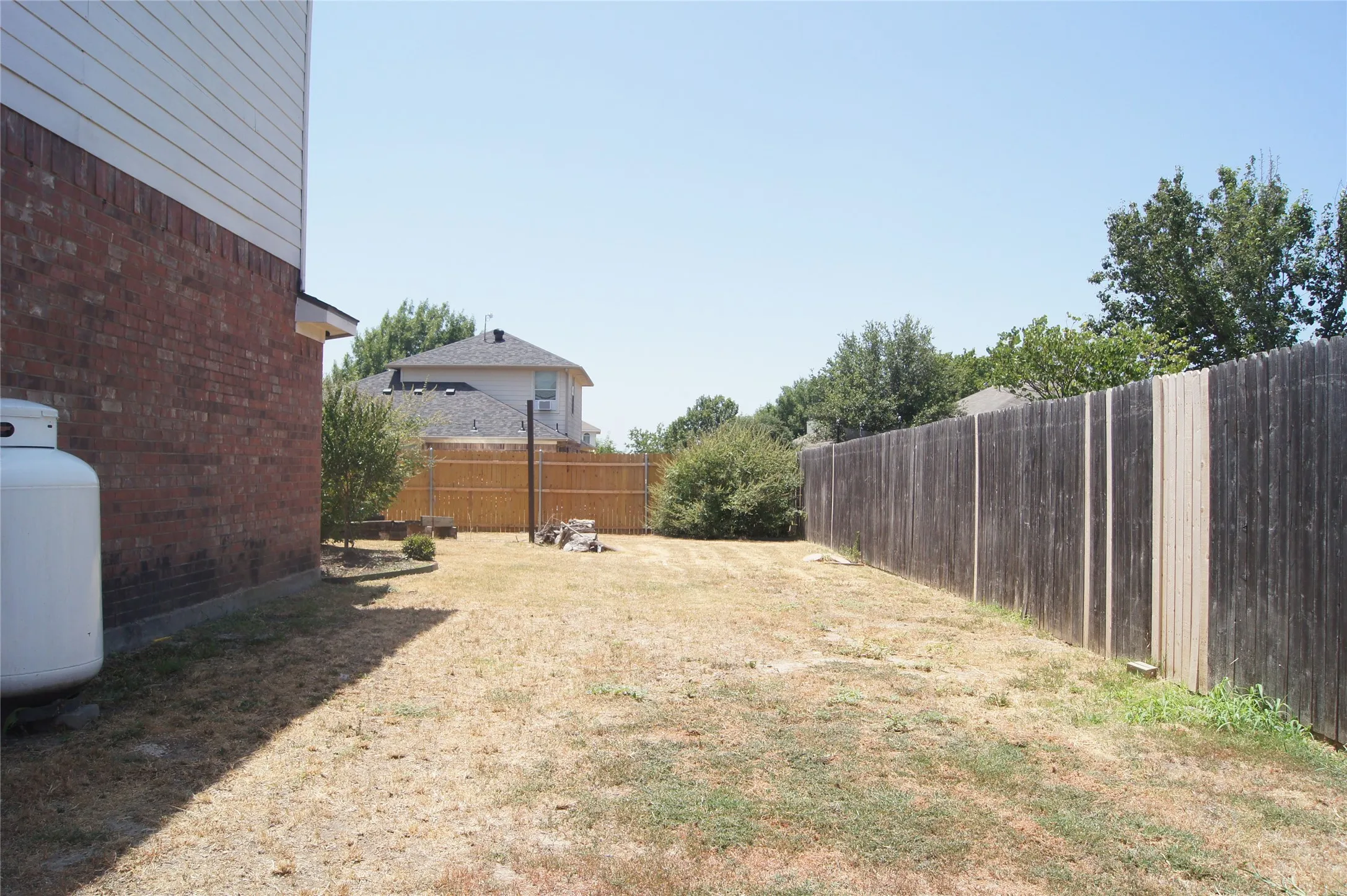 Single Family Residence For Rent in Parker County , 313 Smyth Street, Aledo, Texas 76008, 3 Bedroom, 3 Bathroom, 2 Garage spaces, 2,088 Sqft, built in 2005, mls#21385112, Real Estate Agent in Aledo, Homes For Rent in Parker county, Homes For Rent in Aledo, Realtor in Aledo Texas, Real Estate Brokerage Independent Realty Texas, Luminita Cordes Realtor