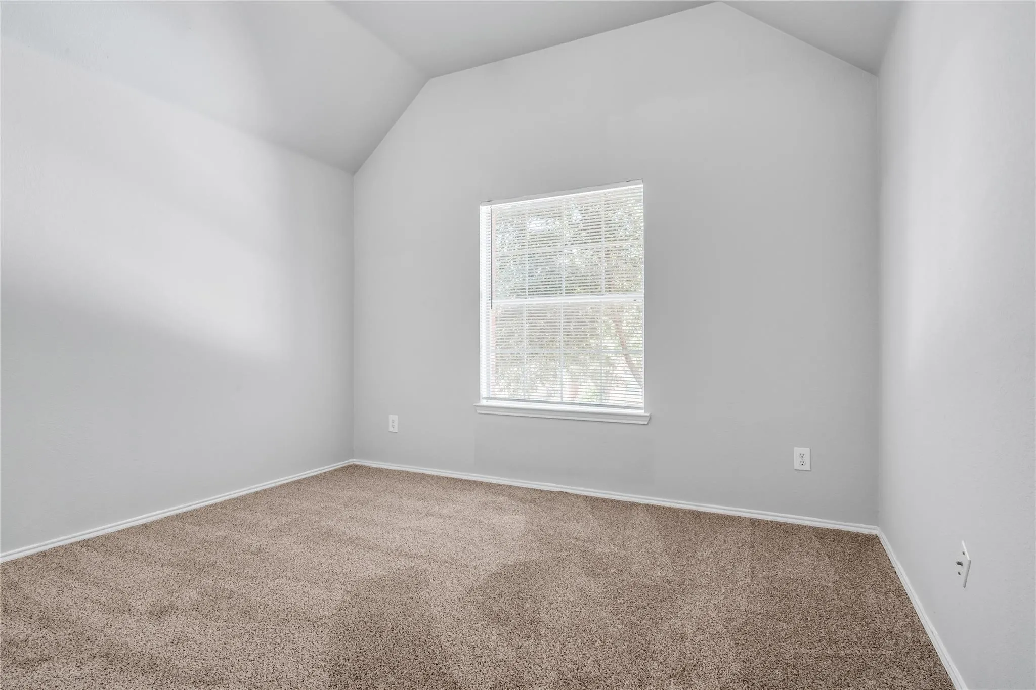 Townhouse For Rent in Dallas County , 1133 Jamie Drive, Grand Prairie, Texas 75052, 4 Bedroom, 3 Bathroom, 2 Garage spaces, 1,724 Sqft, built in 2007, mls#21383791, Real Estate Agent in Grand Prairie, Homes For Rent in Dallas county, Homes For Rent in Grand Prairie, Realtor in Grand Prairie Texas, Real Estate Brokerage Independent Realty Texas, Luminita Cordes Realtor