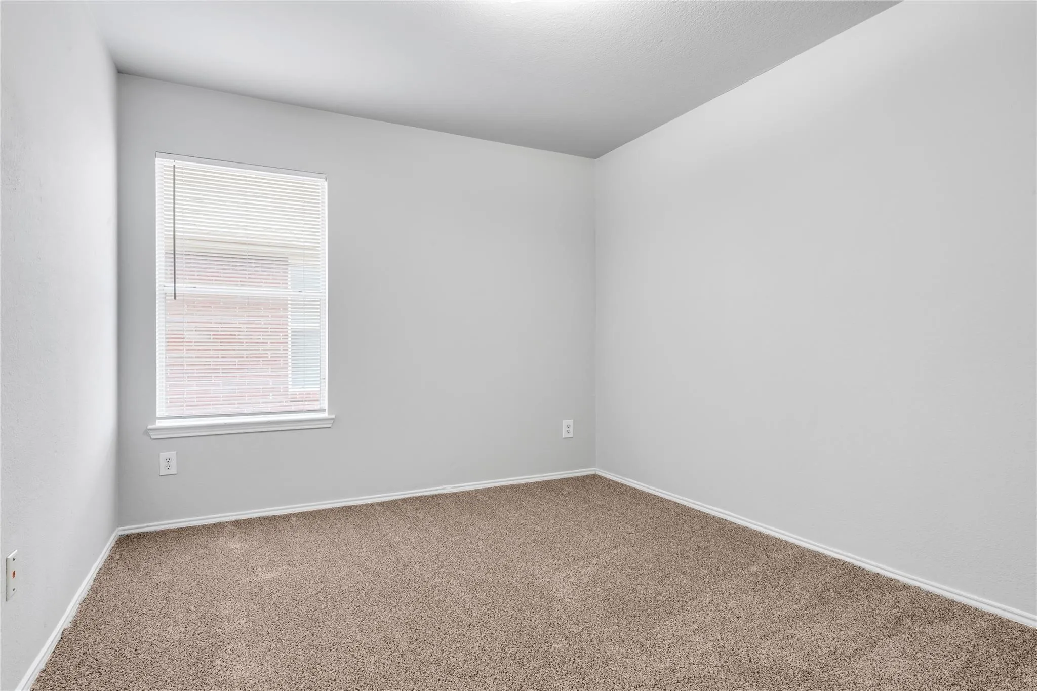 Townhouse For Rent in Dallas County , 1133 Jamie Drive, Grand Prairie, Texas 75052, 4 Bedroom, 3 Bathroom, 2 Garage spaces, 1,724 Sqft, built in 2007, mls#21383791, Real Estate Agent in Grand Prairie, Homes For Rent in Dallas county, Homes For Rent in Grand Prairie, Realtor in Grand Prairie Texas, Real Estate Brokerage Independent Realty Texas, Luminita Cordes Realtor