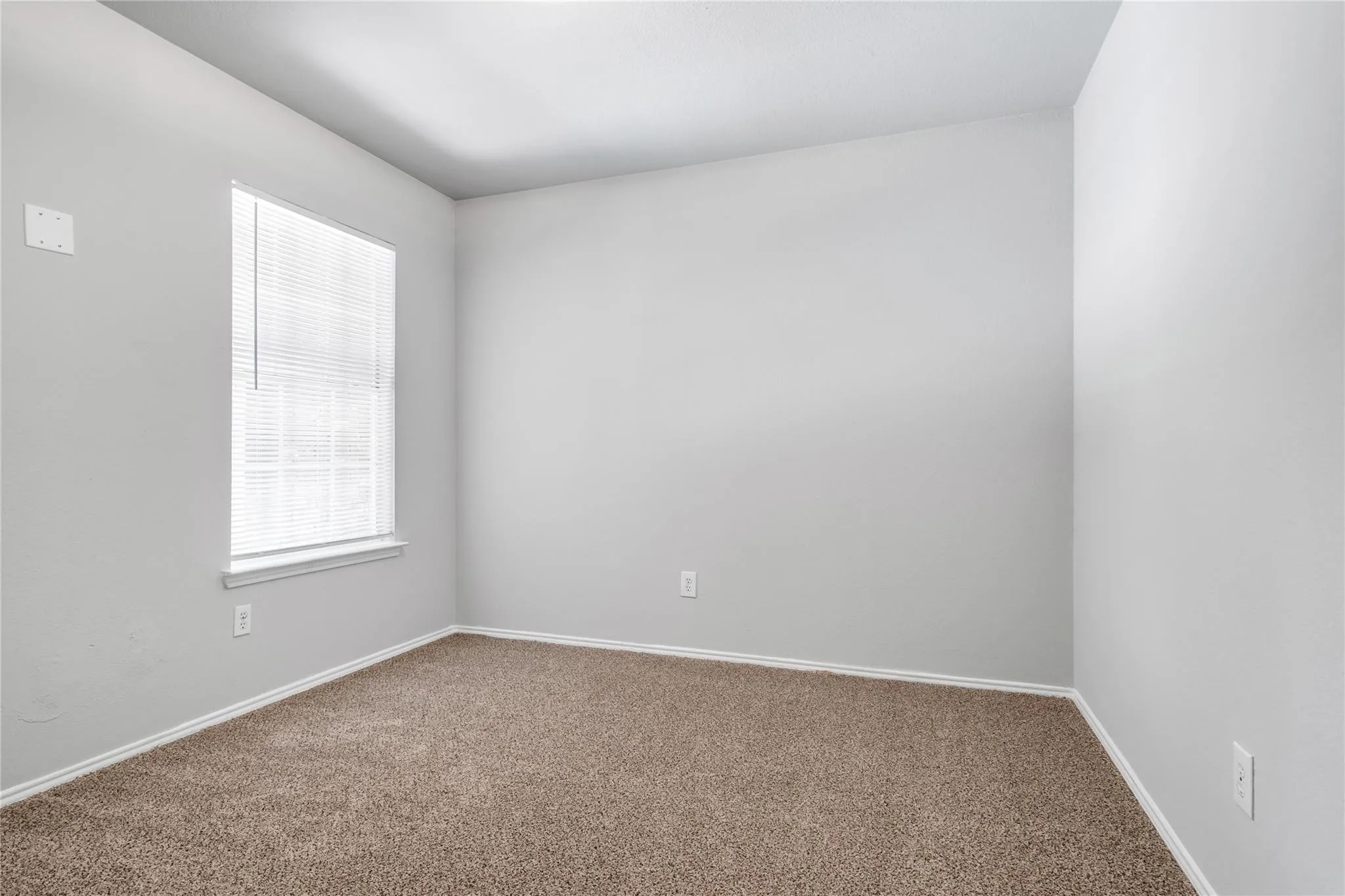 Townhouse For Rent in Dallas County , 1133 Jamie Drive, Grand Prairie, Texas 75052, 4 Bedroom, 3 Bathroom, 2 Garage spaces, 1,724 Sqft, built in 2007, mls#21383791, Real Estate Agent in Grand Prairie, Homes For Rent in Dallas county, Homes For Rent in Grand Prairie, Realtor in Grand Prairie Texas, Real Estate Brokerage Independent Realty Texas, Luminita Cordes Realtor