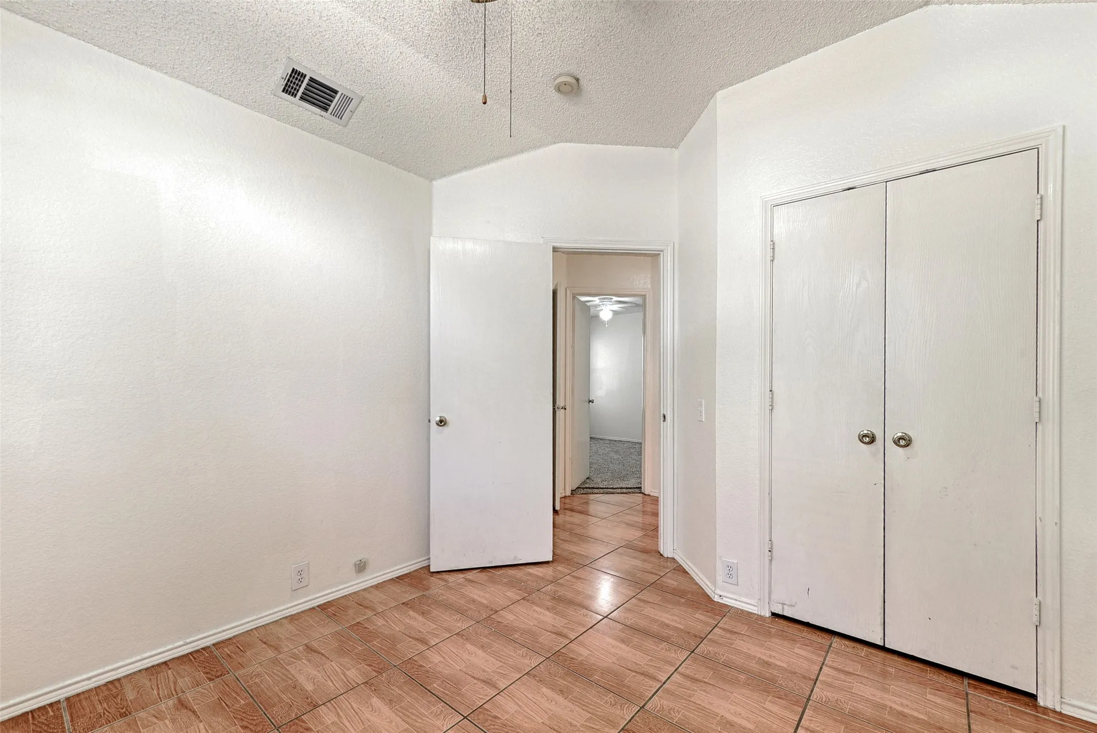 Single Family Residence For Rent in Collin County , 1015 Draycot Court, Allen, Texas 75002, 4 Bedroom, 2 Bathroom, 2 Garage spaces, 2,070 Sqft, built in 1995, mls#21385114, Real Estate Agent in Allen, Homes For Rent in Collin county, Homes For Rent in Allen, Realtor in Allen Texas, Real Estate Brokerage Independent Realty Texas, Luminita Cordes Realtor