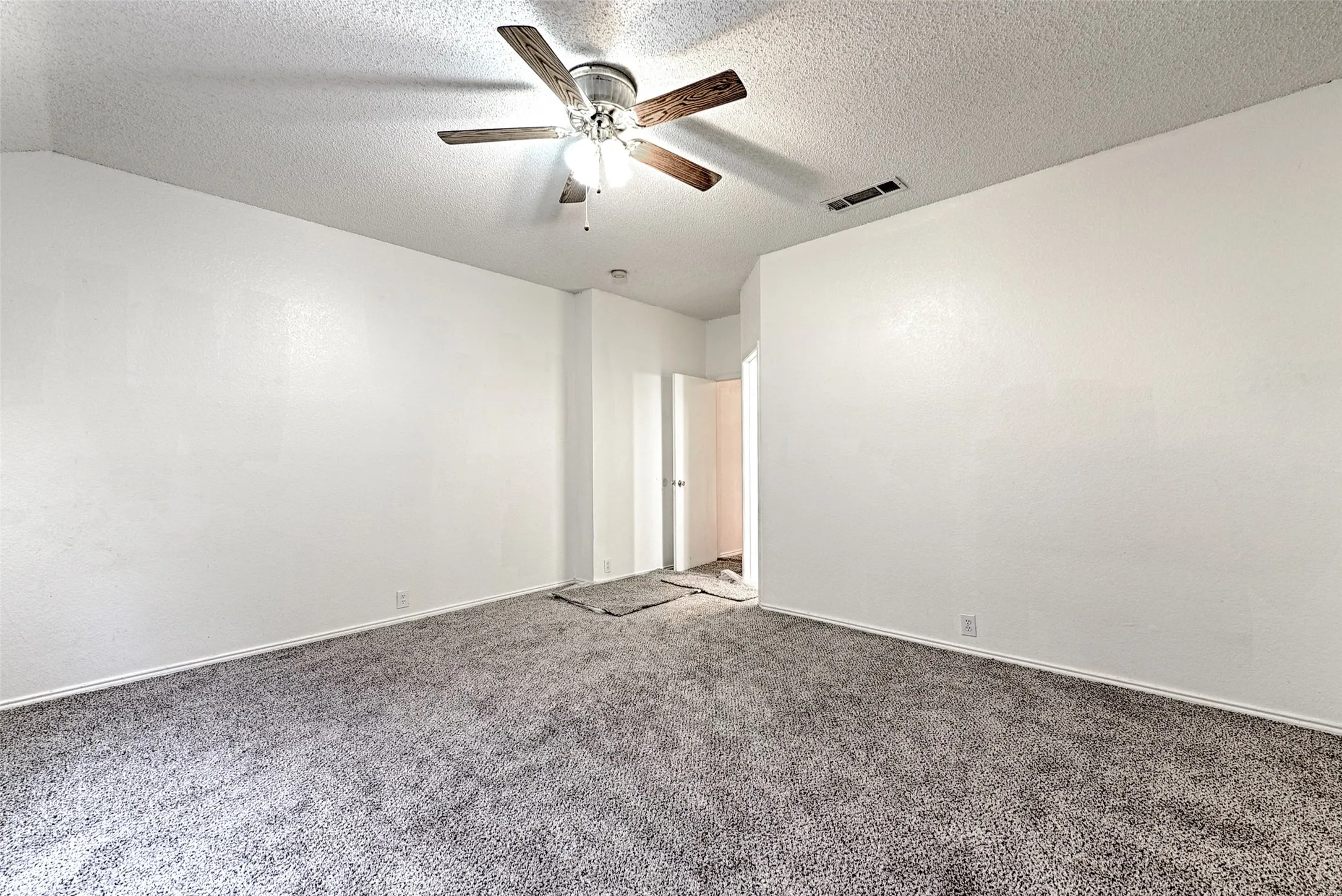 Single Family Residence For Rent in Collin County , 1015 Draycot Court, Allen, Texas 75002, 4 Bedroom, 2 Bathroom, 2 Garage spaces, 2,070 Sqft, built in 1995, mls#21385114, Real Estate Agent in Allen, Homes For Rent in Collin county, Homes For Rent in Allen, Realtor in Allen Texas, Real Estate Brokerage Independent Realty Texas, Luminita Cordes Realtor