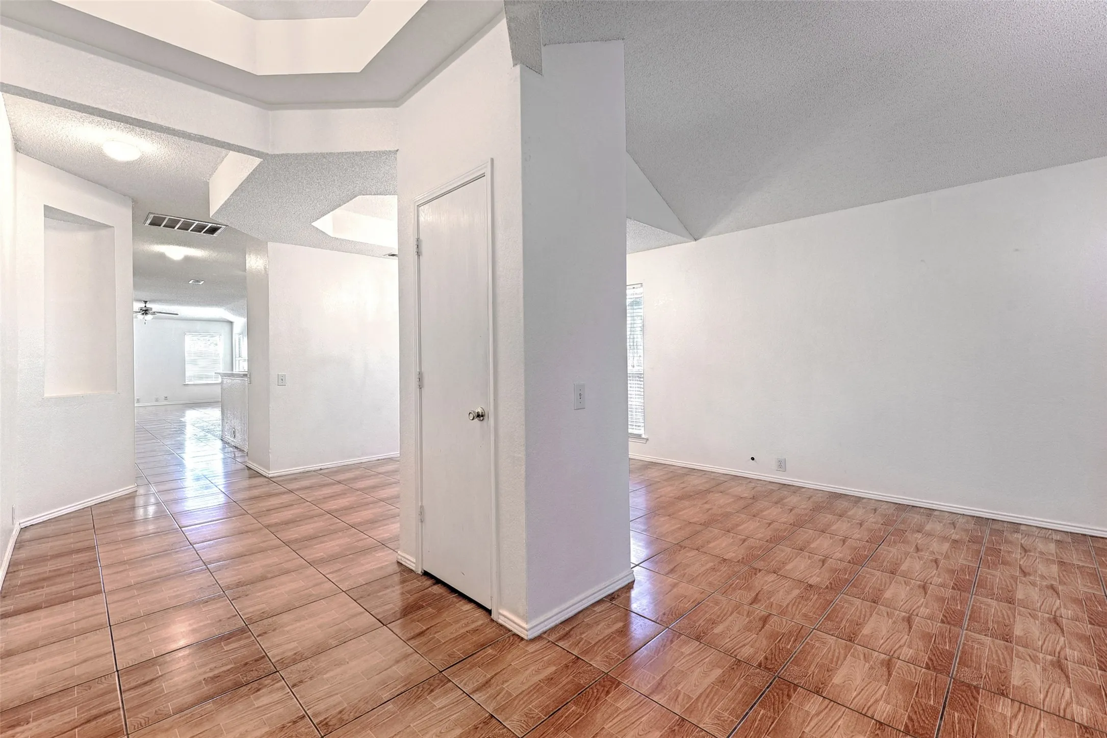 Single Family Residence For Rent in Collin County , 1015 Draycot Court, Allen, Texas 75002, 4 Bedroom, 2 Bathroom, 2 Garage spaces, 2,070 Sqft, built in 1995, mls#21385114, Real Estate Agent in Allen, Homes For Rent in Collin county, Homes For Rent in Allen, Realtor in Allen Texas, Real Estate Brokerage Independent Realty Texas, Luminita Cordes Realtor