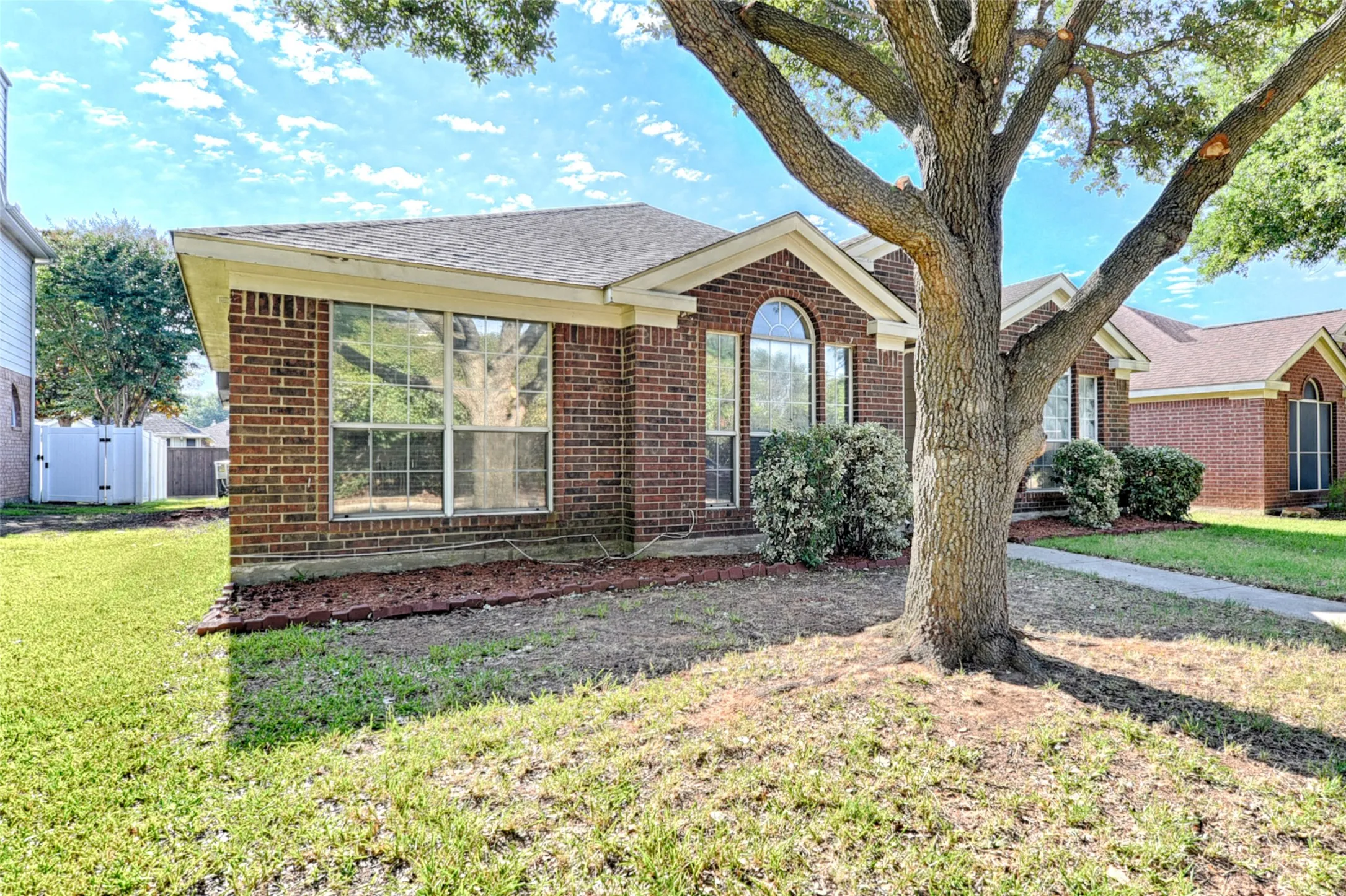 Single Family Residence For Rent in Collin County , 1015 Draycot Court, Allen, Texas 75002, 4 Bedroom, 2 Bathroom, 2 Garage spaces, 2,070 Sqft, built in 1995, mls#21385114, Real Estate Agent in Allen, Homes For Rent in Collin county, Homes For Rent in Allen, Realtor in Allen Texas, Real Estate Brokerage Independent Realty Texas, Luminita Cordes Realtor