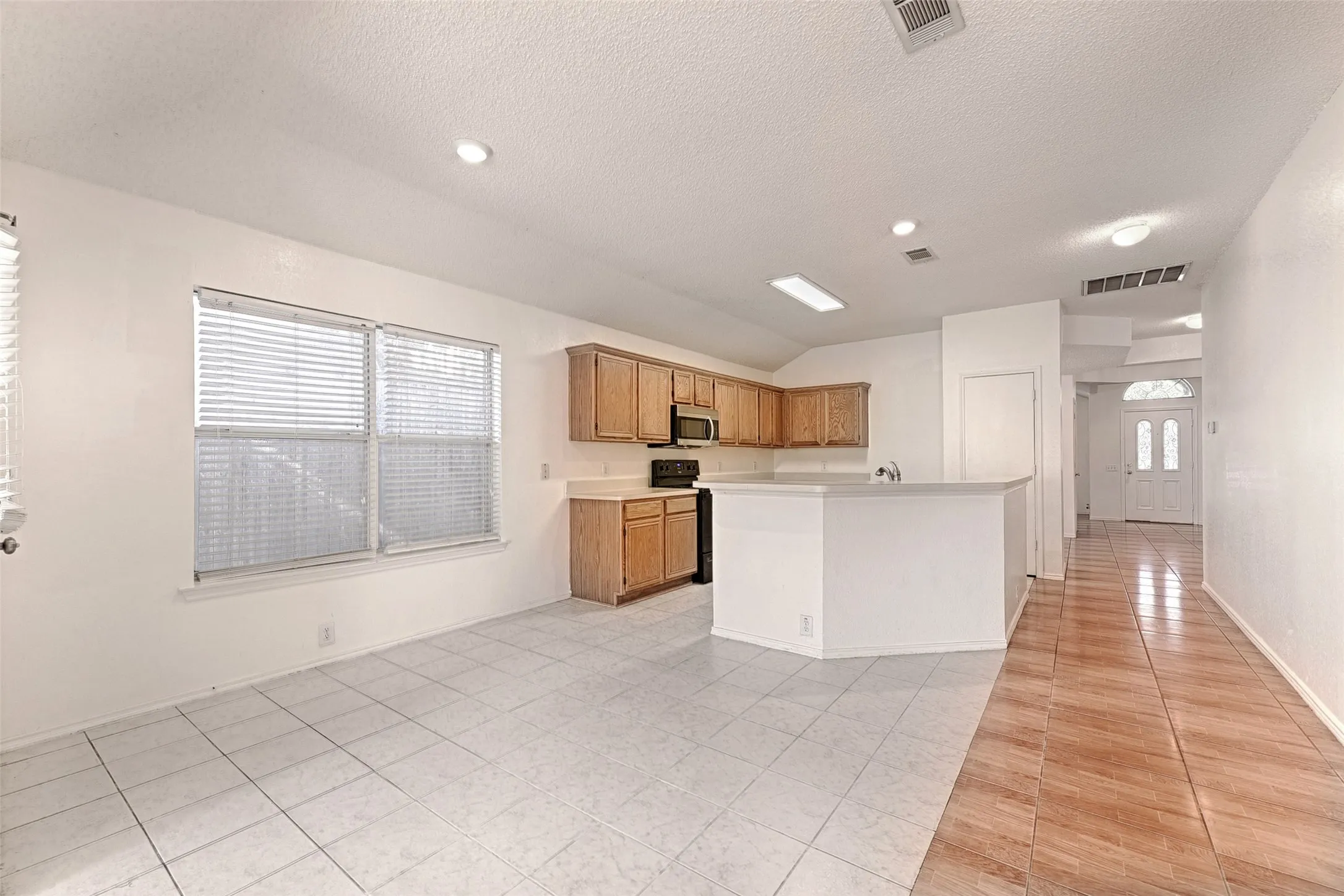 Single Family Residence For Rent in Collin County , 1015 Draycot Court, Allen, Texas 75002, 4 Bedroom, 2 Bathroom, 2 Garage spaces, 2,070 Sqft, built in 1995, mls#21385114, Real Estate Agent in Allen, Homes For Rent in Collin county, Homes For Rent in Allen, Realtor in Allen Texas, Real Estate Brokerage Independent Realty Texas, Luminita Cordes Realtor