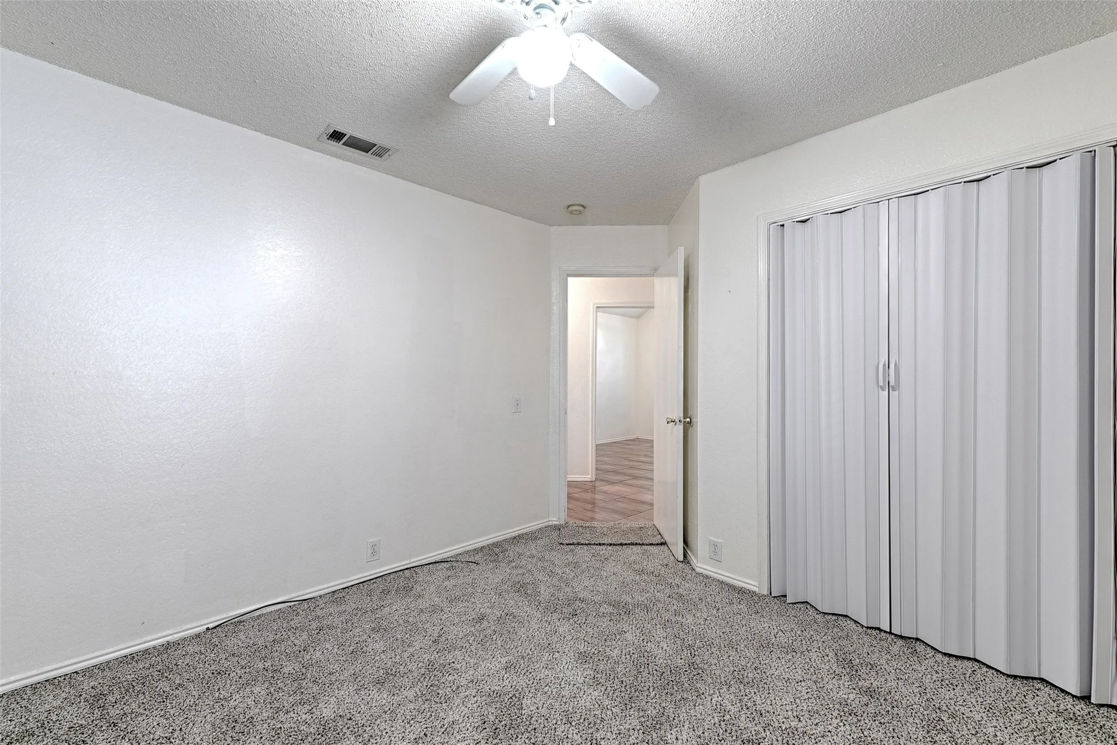 Single Family Residence For Rent in Collin County , 1015 Draycot Court, Allen, Texas 75002, 4 Bedroom, 2 Bathroom, 2 Garage spaces, 2,070 Sqft, built in 1995, mls#21385114, Real Estate Agent in Allen, Homes For Rent in Collin county, Homes For Rent in Allen, Realtor in Allen Texas, Real Estate Brokerage Independent Realty Texas, Luminita Cordes Realtor