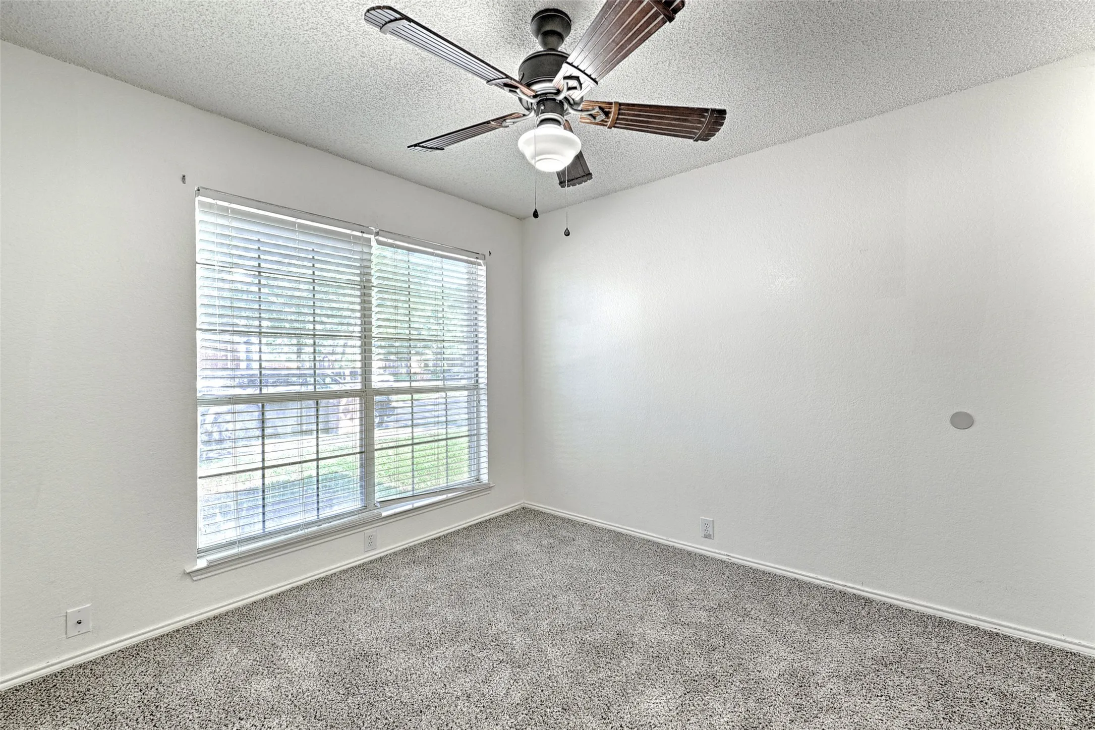 Single Family Residence For Rent in Collin County , 1015 Draycot Court, Allen, Texas 75002, 4 Bedroom, 2 Bathroom, 2 Garage spaces, 2,070 Sqft, built in 1995, mls#21385114, Real Estate Agent in Allen, Homes For Rent in Collin county, Homes For Rent in Allen, Realtor in Allen Texas, Real Estate Brokerage Independent Realty Texas, Luminita Cordes Realtor