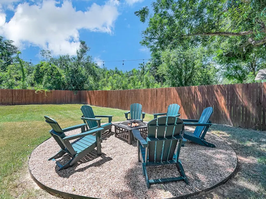 Single Family Residence For Sale in Mc Lennan County , 712 Hines Avenue, Waco, Texas 76706, 3 Bedroom, 2 Bathroom, Garage spaces, 1,811 Sqft, built in 1948, mls#21385106, Real Estate Agent in Waco, Homes For Sale in Mc Lennan county, Homes For Sale in Waco, Realtor in Waco Texas, Real Estate Brokerage Independent Realty Texas, Luminita Cordes Realtor