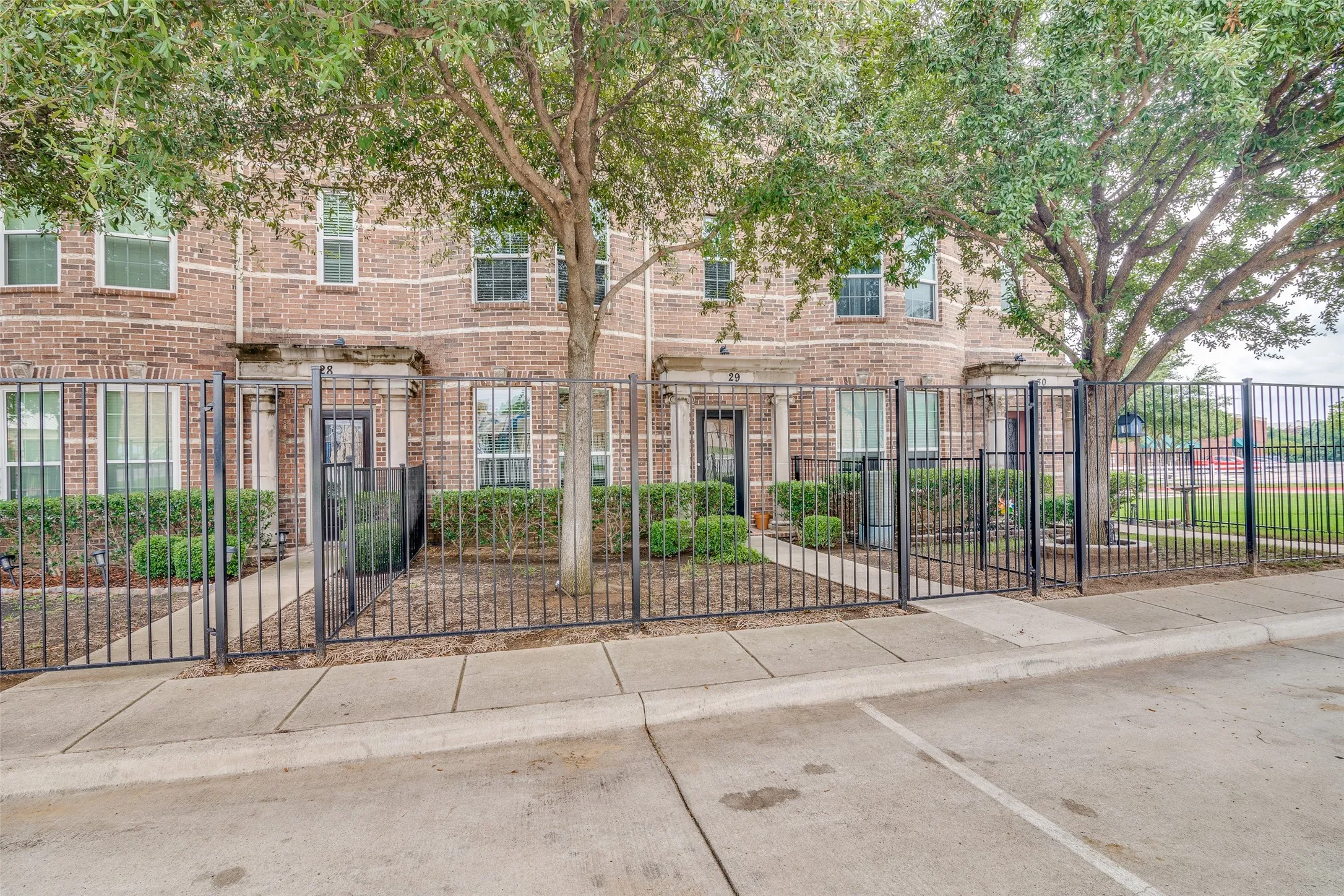 Townhouse For Rent in Denton County , 2500 Rockbrook Drive 29, Lewisville, Texas 75067, 3 Bedroom, 3 Bathroom, 2 Garage spaces, 1,802 Sqft, built in 2012, mls#21385116, Real Estate Agent in Lewisville, Homes For Rent in Denton county, Homes For Rent in Lewisville, Realtor in Lewisville Texas, Real Estate Brokerage Independent Realty Texas, Luminita Cordes Realtor