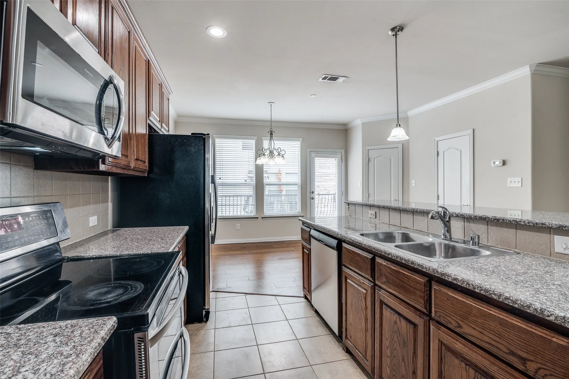 Townhouse For Rent in Denton County , 2500 Rockbrook Drive 29, Lewisville, Texas 75067, 3 Bedroom, 3 Bathroom, 2 Garage spaces, 1,802 Sqft, built in 2012, mls#21385116, Real Estate Agent in Lewisville, Homes For Rent in Denton county, Homes For Rent in Lewisville, Realtor in Lewisville Texas, Real Estate Brokerage Independent Realty Texas, Luminita Cordes Realtor