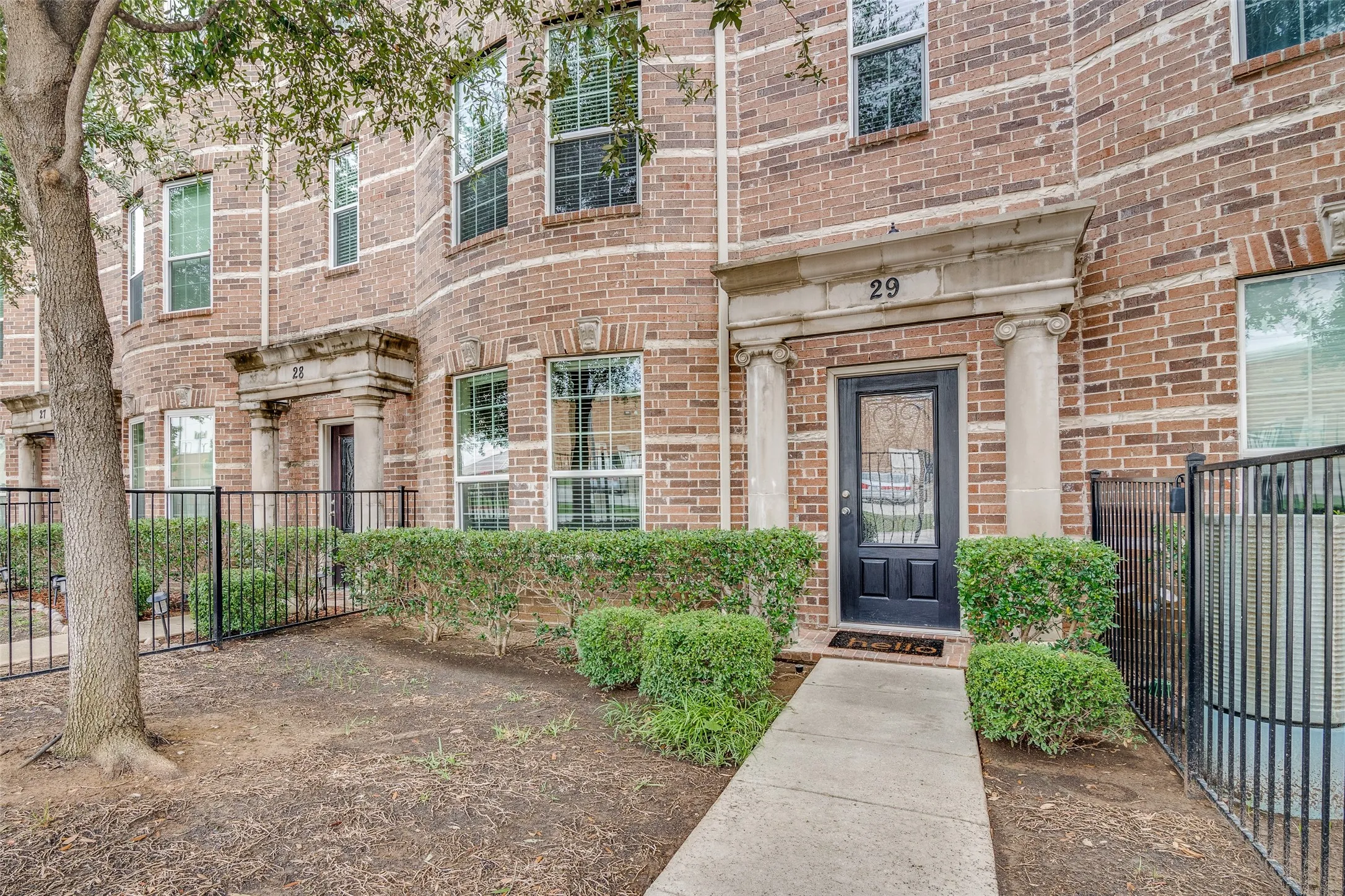 Townhouse For Rent in Denton County , 2500 Rockbrook Drive 29, Lewisville, Texas 75067, 3 Bedroom, 3 Bathroom, 2 Garage spaces, 1,802 Sqft, built in 2012, mls#21385116, Real Estate Agent in Lewisville, Homes For Rent in Denton county, Homes For Rent in Lewisville, Realtor in Lewisville Texas, Real Estate Brokerage Independent Realty Texas, Luminita Cordes Realtor
