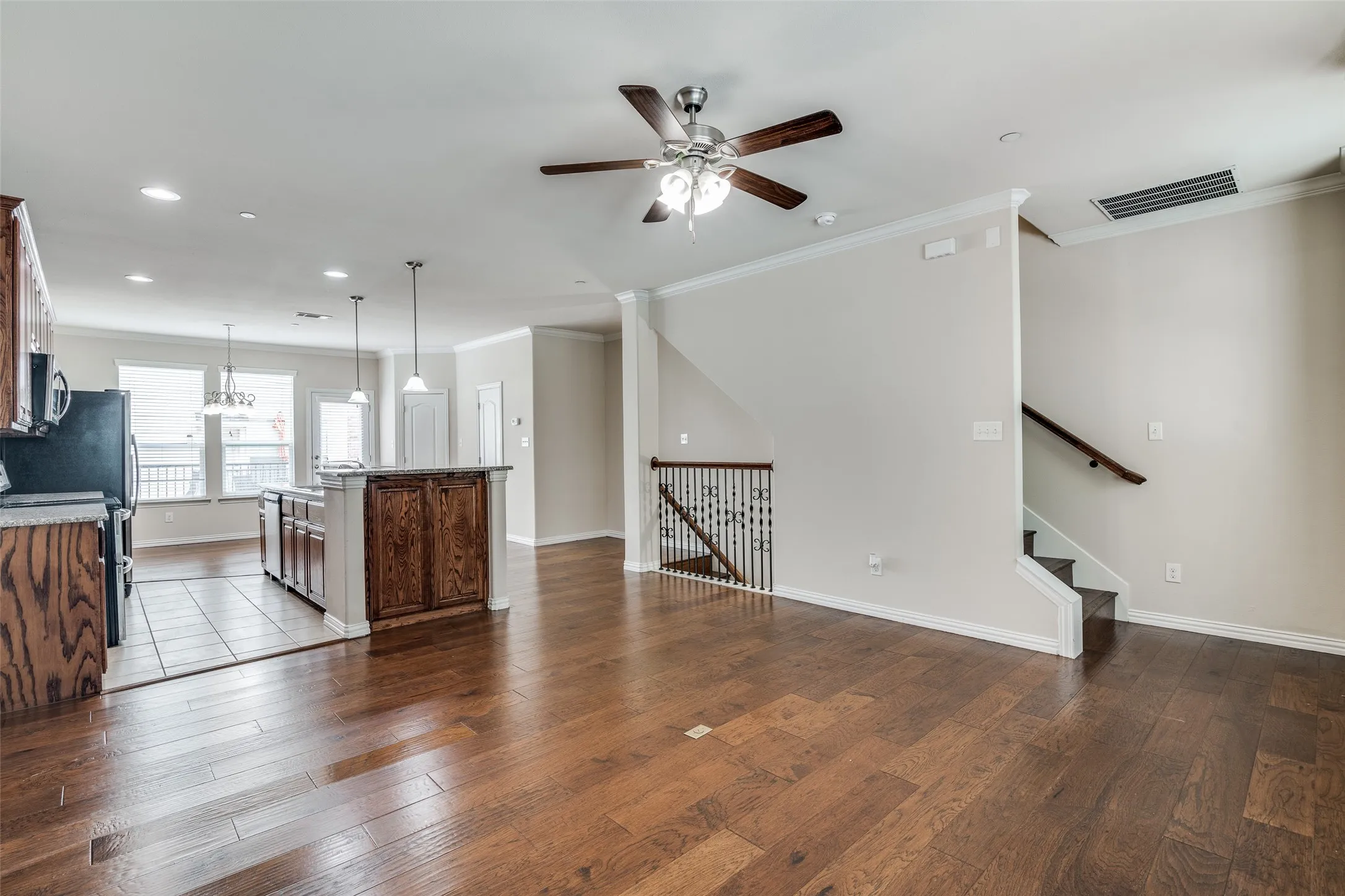 Townhouse For Rent in Denton County , 2500 Rockbrook Drive 29, Lewisville, Texas 75067, 3 Bedroom, 3 Bathroom, 2 Garage spaces, 1,802 Sqft, built in 2012, mls#21385116, Real Estate Agent in Lewisville, Homes For Rent in Denton county, Homes For Rent in Lewisville, Realtor in Lewisville Texas, Real Estate Brokerage Independent Realty Texas, Luminita Cordes Realtor