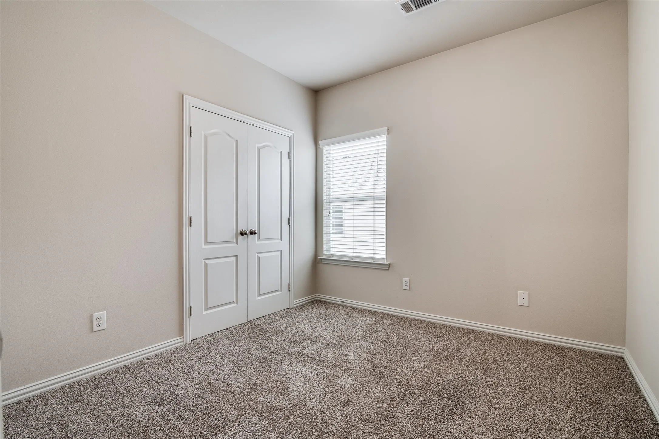 Townhouse For Rent in Denton County , 2500 Rockbrook Drive 29, Lewisville, Texas 75067, 3 Bedroom, 3 Bathroom, 2 Garage spaces, 1,802 Sqft, built in 2012, mls#21385116, Real Estate Agent in Lewisville, Homes For Rent in Denton county, Homes For Rent in Lewisville, Realtor in Lewisville Texas, Real Estate Brokerage Independent Realty Texas, Luminita Cordes Realtor