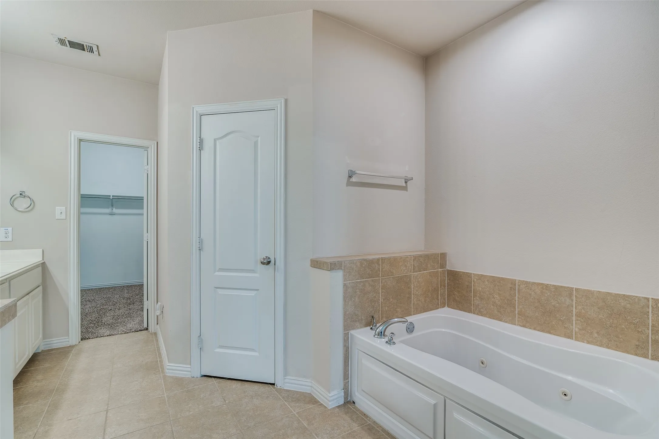 Townhouse For Rent in Denton County , 2500 Rockbrook Drive 29, Lewisville, Texas 75067, 3 Bedroom, 3 Bathroom, 2 Garage spaces, 1,802 Sqft, built in 2012, mls#21385116, Real Estate Agent in Lewisville, Homes For Rent in Denton county, Homes For Rent in Lewisville, Realtor in Lewisville Texas, Real Estate Brokerage Independent Realty Texas, Luminita Cordes Realtor