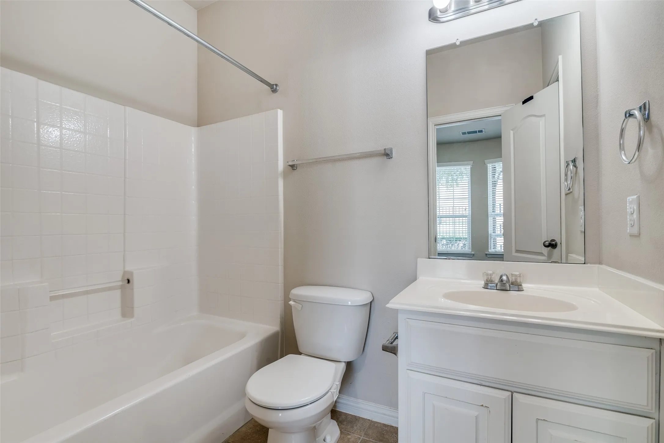Townhouse For Rent in Denton County , 2500 Rockbrook Drive 29, Lewisville, Texas 75067, 3 Bedroom, 3 Bathroom, 2 Garage spaces, 1,802 Sqft, built in 2012, mls#21385116, Real Estate Agent in Lewisville, Homes For Rent in Denton county, Homes For Rent in Lewisville, Realtor in Lewisville Texas, Real Estate Brokerage Independent Realty Texas, Luminita Cordes Realtor