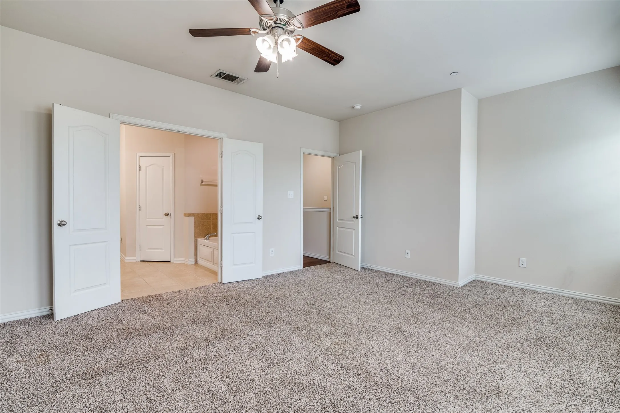 Townhouse For Rent in Denton County , 2500 Rockbrook Drive 29, Lewisville, Texas 75067, 3 Bedroom, 3 Bathroom, 2 Garage spaces, 1,802 Sqft, built in 2012, mls#21385116, Real Estate Agent in Lewisville, Homes For Rent in Denton county, Homes For Rent in Lewisville, Realtor in Lewisville Texas, Real Estate Brokerage Independent Realty Texas, Luminita Cordes Realtor