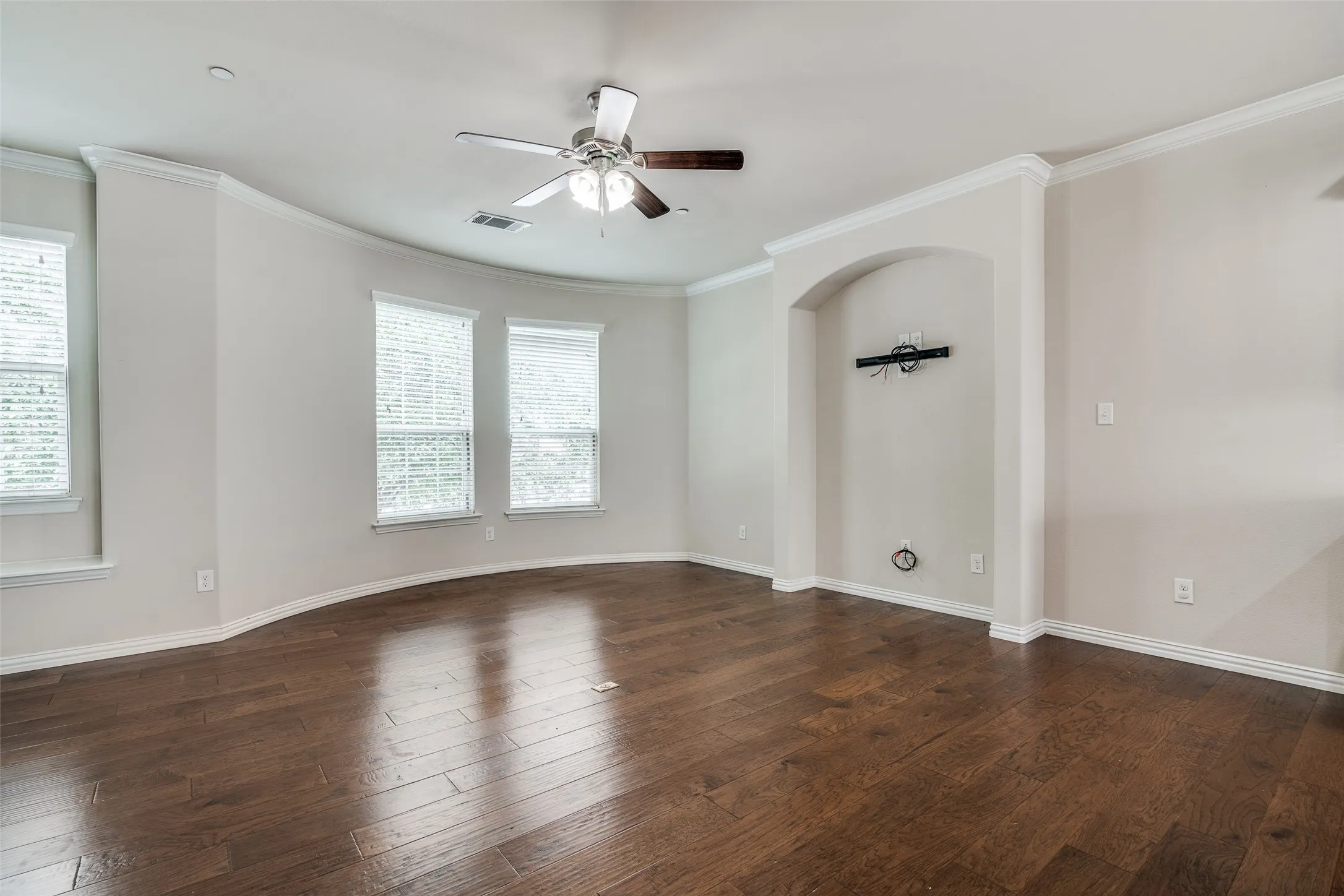 Townhouse For Rent in Denton County , 2500 Rockbrook Drive 29, Lewisville, Texas 75067, 3 Bedroom, 3 Bathroom, 2 Garage spaces, 1,802 Sqft, built in 2012, mls#21385116, Real Estate Agent in Lewisville, Homes For Rent in Denton county, Homes For Rent in Lewisville, Realtor in Lewisville Texas, Real Estate Brokerage Independent Realty Texas, Luminita Cordes Realtor