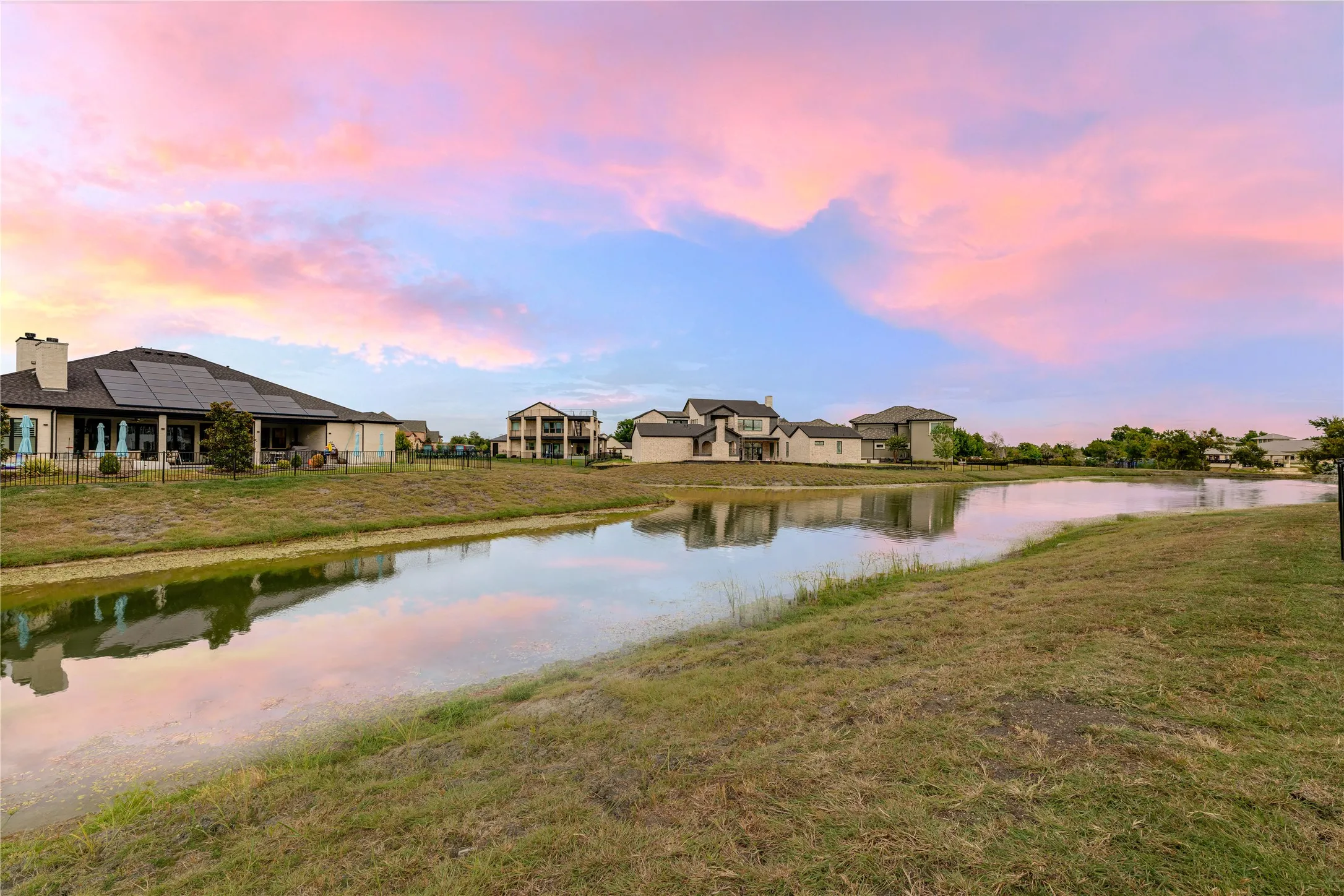 Single Family Residence For Sale in Rockwall County , 1912 Noe Boulevard, Heath, Texas 75126, 4 Bedroom, 5 Bathroom, 3 Garage spaces, 5,260 Sqft, built in 2025, mls#21385000, Real Estate Agent in Heath, Homes For Sale in Rockwall county, Homes For Sale in Heath, Realtor in Heath Texas, Real Estate Brokerage Independent Realty Texas, Luminita Cordes Realtor