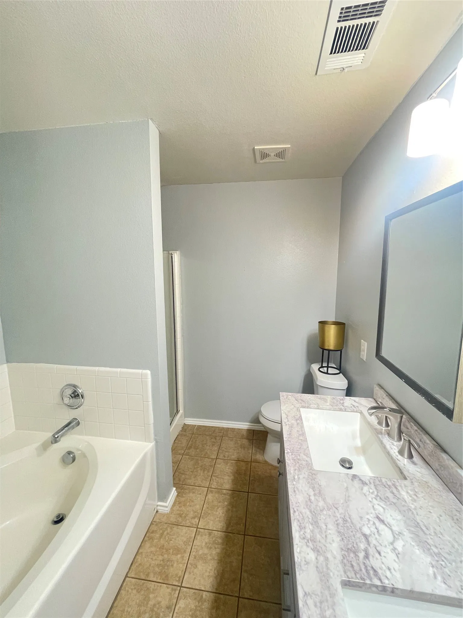 Single Family Residence For Rent in Kaufman County , 2001 Preston Trail, Forney, Texas 75126, 4 Bedroom, 2 Bathroom, 2 Garage spaces, 1,920 Sqft, built in 2006, mls#21384176, Real Estate Agent in Forney, Homes For Rent in Kaufman county, Homes For Rent in Forney, Realtor in Forney Texas, Real Estate Brokerage Independent Realty Texas, Luminita Cordes Realtor