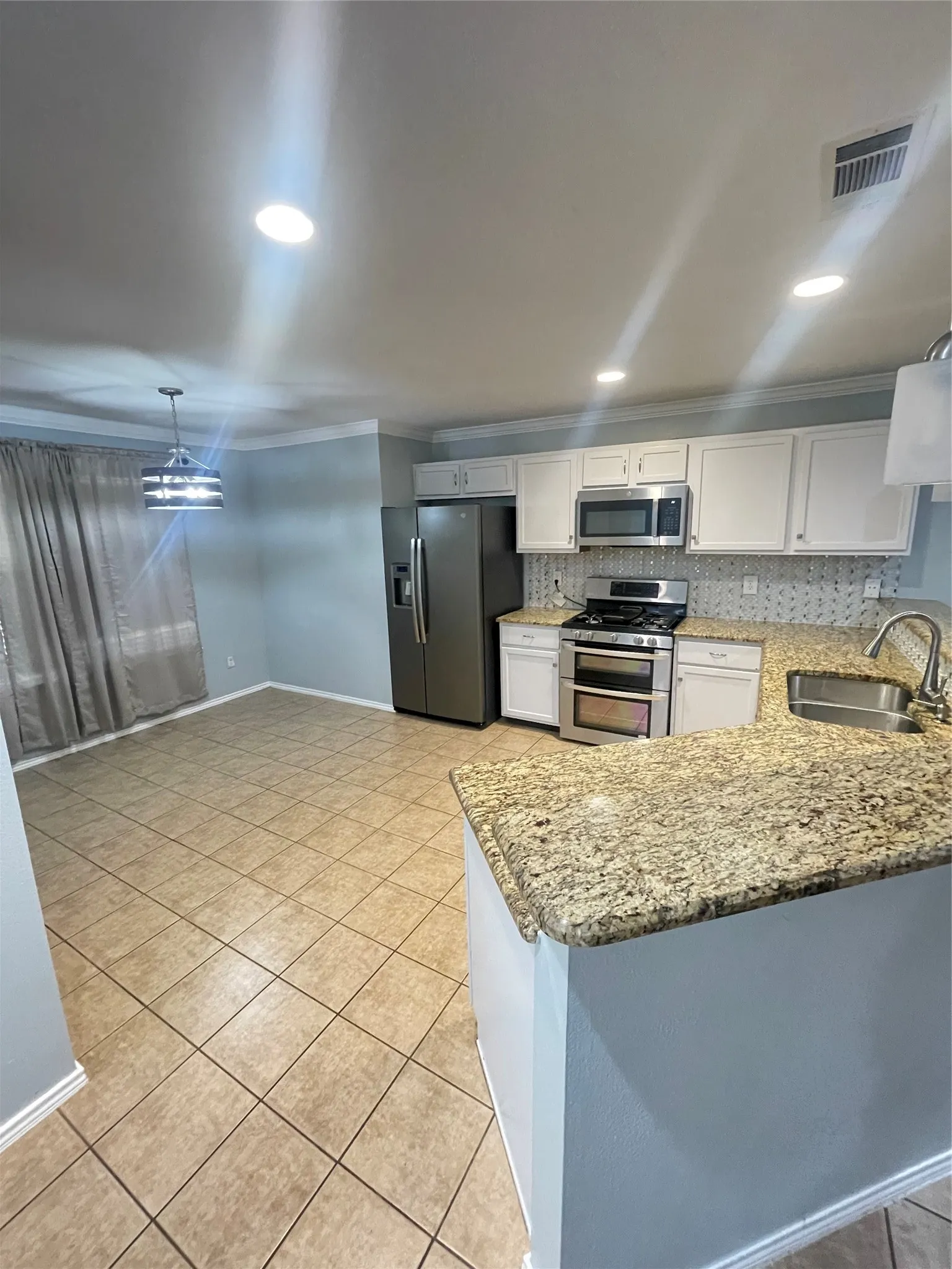 Single Family Residence For Rent in Kaufman County , 2001 Preston Trail, Forney, Texas 75126, 4 Bedroom, 2 Bathroom, 2 Garage spaces, 1,920 Sqft, built in 2006, mls#21384176, Real Estate Agent in Forney, Homes For Rent in Kaufman county, Homes For Rent in Forney, Realtor in Forney Texas, Real Estate Brokerage Independent Realty Texas, Luminita Cordes Realtor