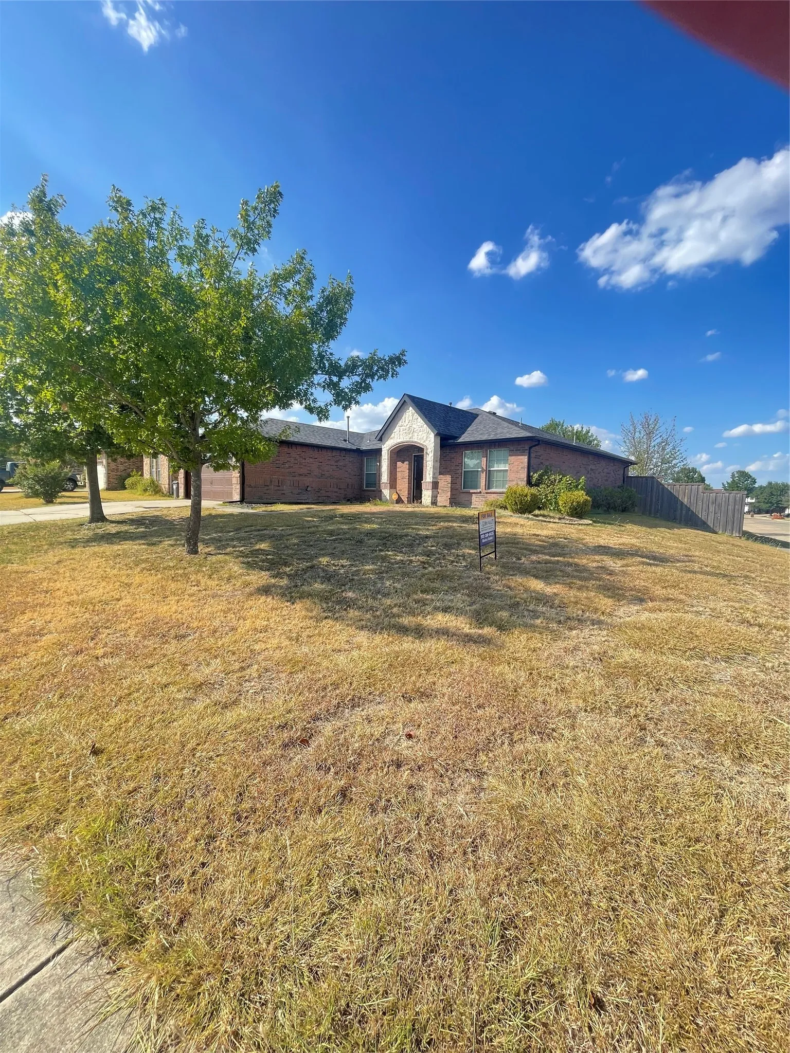Single Family Residence For Rent in Kaufman County , 2001 Preston Trail, Forney, Texas 75126, 4 Bedroom, 2 Bathroom, 2 Garage spaces, 1,920 Sqft, built in 2006, mls#21384176, Real Estate Agent in Forney, Homes For Rent in Kaufman county, Homes For Rent in Forney, Realtor in Forney Texas, Real Estate Brokerage Independent Realty Texas, Luminita Cordes Realtor