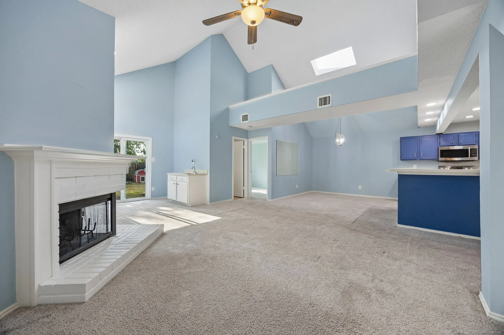 Single Family Residence For Sale in Tarrant County , 6733 Driffield Circle W, North Richland Hills, Texas 76182, 2 Bedroom, 2 Bathroom, 2 Garage spaces, 1,500 Sqft, built in 1987, mls#21382865, Real Estate Agent in North Richland Hills, Homes For Sale in Tarrant county, Homes For Sale in North Richland Hills, Realtor in North Richland Hills Texas, Real Estate Brokerage Independent Realty Texas, Luminita Cordes Realtor