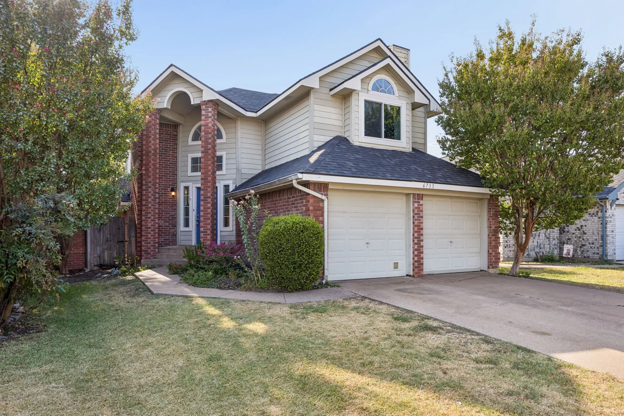 Single Family Residence For Sale in Tarrant County , 6733 Driffield Circle W, North Richland Hills, Texas 76182, 2 Bedroom, 2 Bathroom, 2 Garage spaces, 1,500 Sqft, built in 1987, mls#21382865, Real Estate Agent in North Richland Hills, Homes For Sale in Tarrant county, Homes For Sale in North Richland Hills, Realtor in North Richland Hills Texas, Real Estate Brokerage Independent Realty Texas, Luminita Cordes Realtor