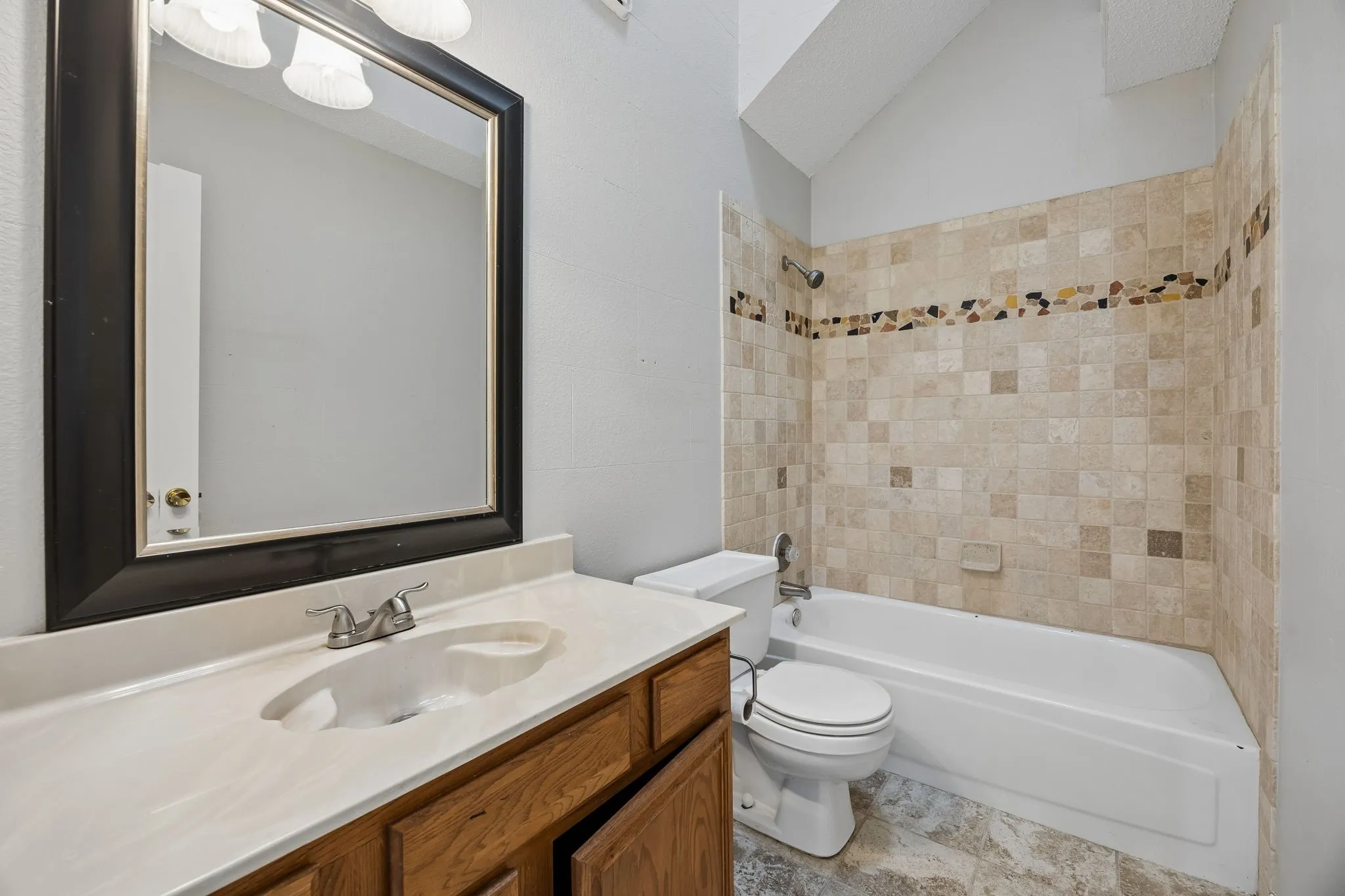 Single Family Residence For Sale in Tarrant County , 6733 Driffield Circle W, North Richland Hills, Texas 76182, 2 Bedroom, 2 Bathroom, 2 Garage spaces, 1,500 Sqft, built in 1987, mls#21382865, Real Estate Agent in North Richland Hills, Homes For Sale in Tarrant county, Homes For Sale in North Richland Hills, Realtor in North Richland Hills Texas, Real Estate Brokerage Independent Realty Texas, Luminita Cordes Realtor