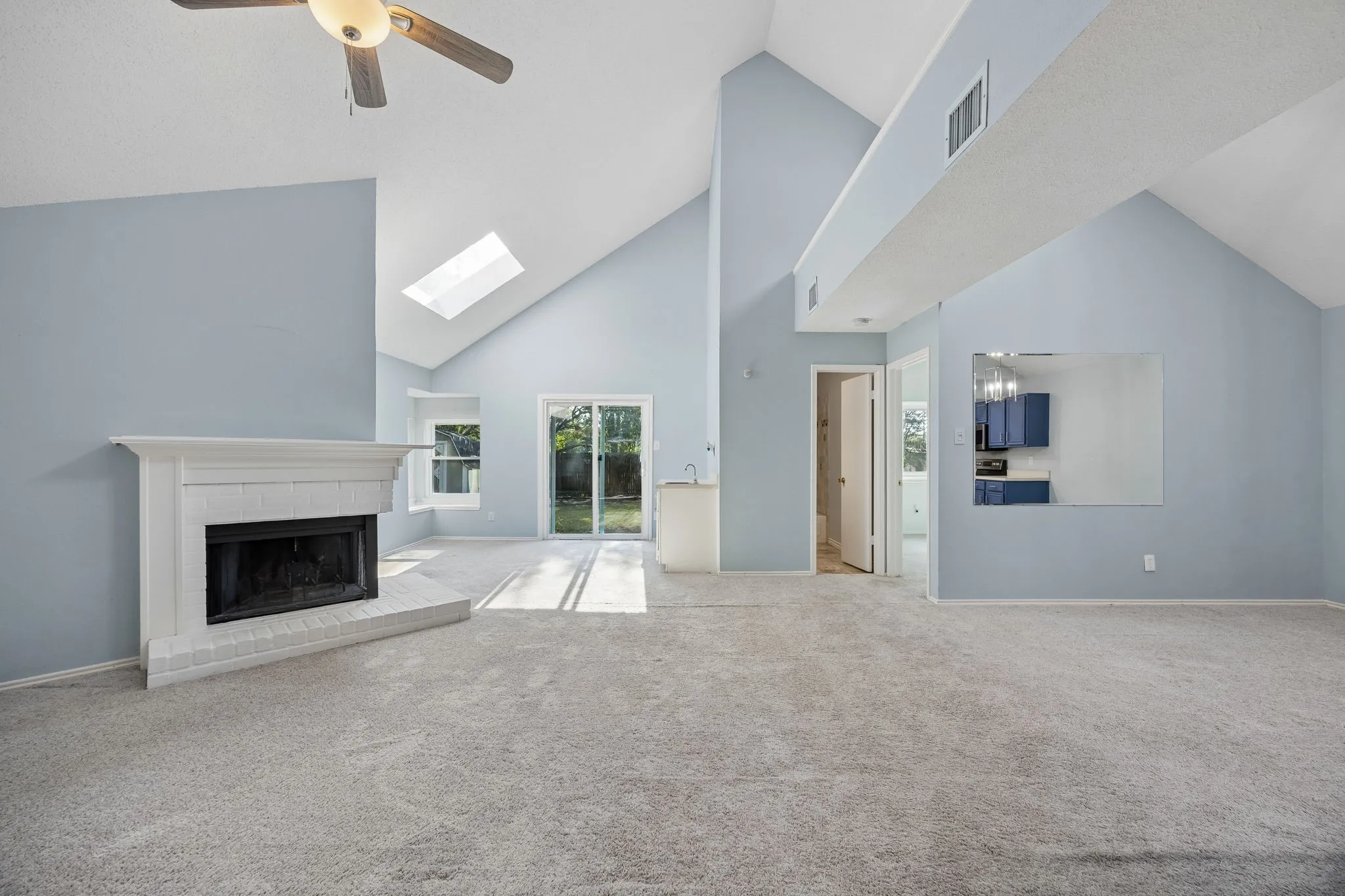 Single Family Residence For Sale in Tarrant County , 6733 Driffield Circle W, North Richland Hills, Texas 76182, 2 Bedroom, 2 Bathroom, 2 Garage spaces, 1,500 Sqft, built in 1987, mls#21382865, Real Estate Agent in North Richland Hills, Homes For Sale in Tarrant county, Homes For Sale in North Richland Hills, Realtor in North Richland Hills Texas, Real Estate Brokerage Independent Realty Texas, Luminita Cordes Realtor
