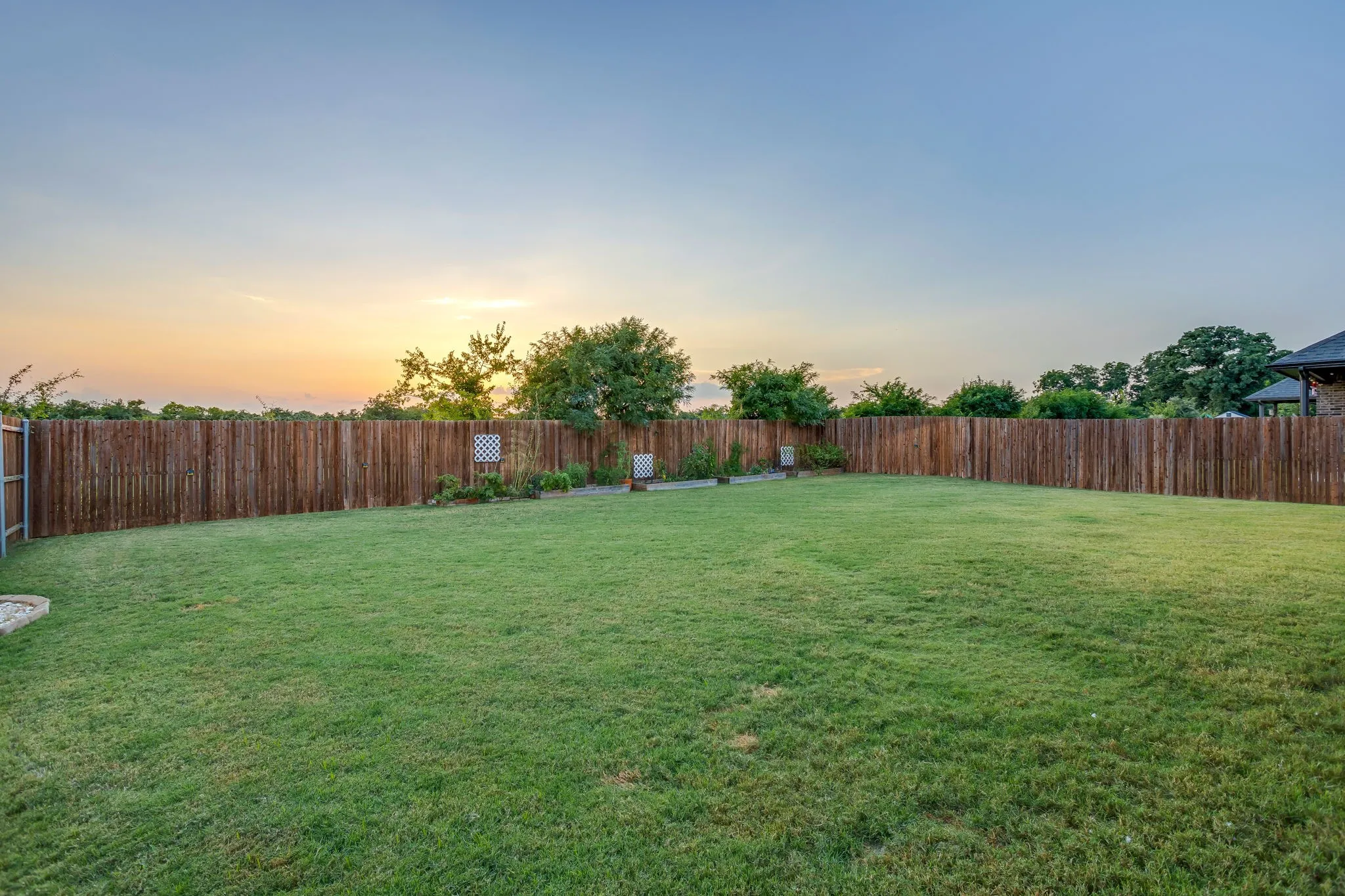 Single Family Residence For Rent in Johnson County , 117 Mockingbird Hill Drive, Joshua, Texas 76058, 4 Bedroom, 4 Bathroom, 2 Garage spaces, 3,168 Sqft, built in 2022, mls#21384161, Real Estate Agent in Joshua, Homes For Rent in Johnson county, Homes For Rent in Joshua, Realtor in Joshua Texas, Real Estate Brokerage Independent Realty Texas, Luminita Cordes Realtor