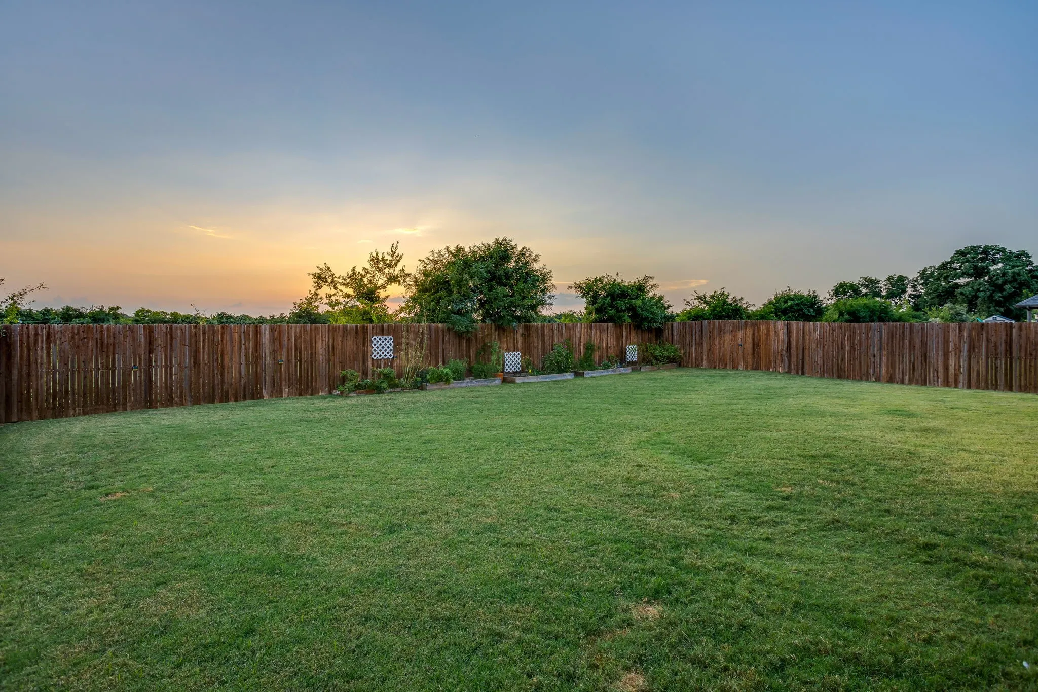 Single Family Residence For Rent in Johnson County , 117 Mockingbird Hill Drive, Joshua, Texas 76058, 4 Bedroom, 4 Bathroom, 2 Garage spaces, 3,168 Sqft, built in 2022, mls#21384161, Real Estate Agent in Joshua, Homes For Rent in Johnson county, Homes For Rent in Joshua, Realtor in Joshua Texas, Real Estate Brokerage Independent Realty Texas, Luminita Cordes Realtor