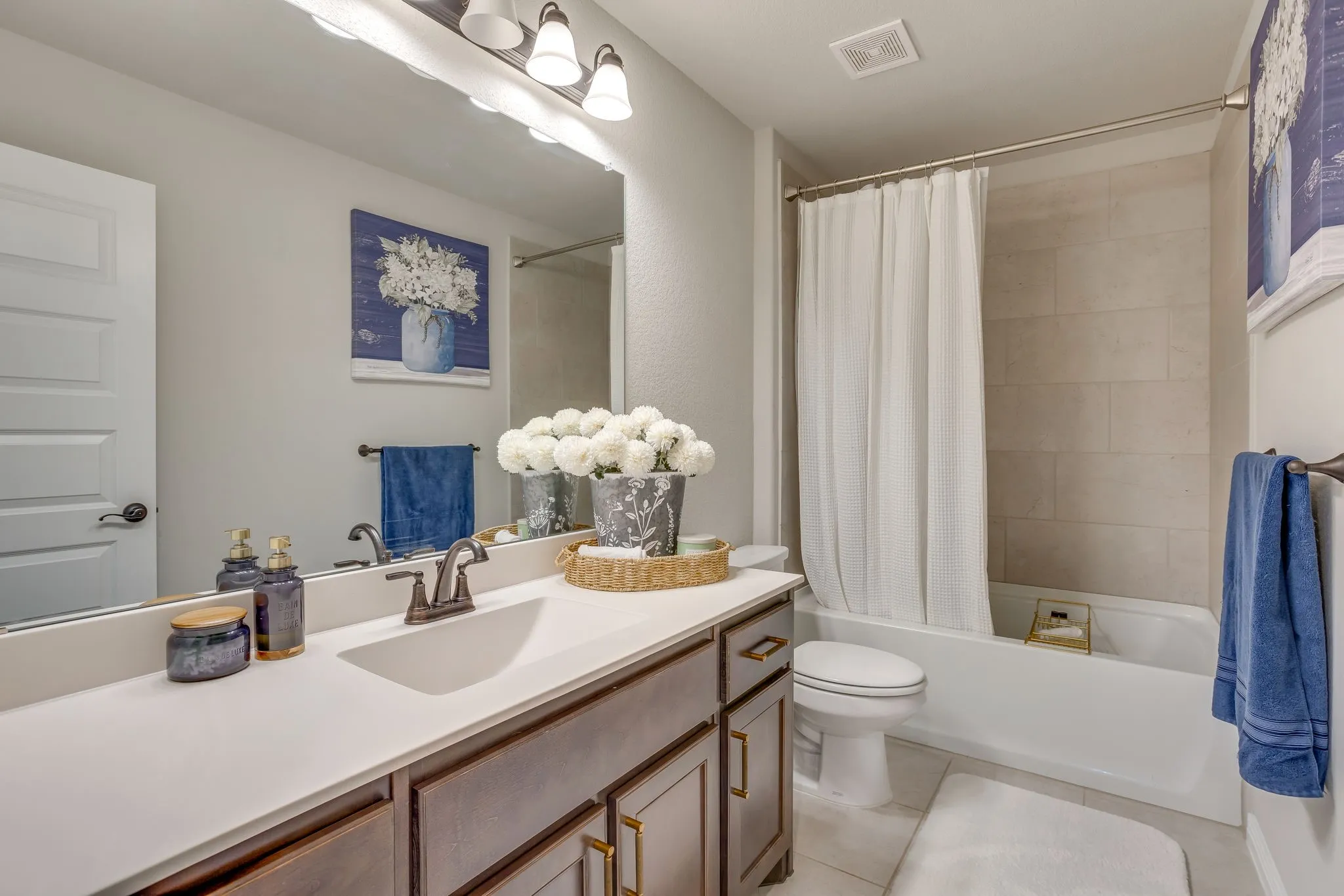 Single Family Residence For Rent in Johnson County , 117 Mockingbird Hill Drive, Joshua, Texas 76058, 4 Bedroom, 4 Bathroom, 2 Garage spaces, 3,168 Sqft, built in 2022, mls#21384161, Real Estate Agent in Joshua, Homes For Rent in Johnson county, Homes For Rent in Joshua, Realtor in Joshua Texas, Real Estate Brokerage Independent Realty Texas, Luminita Cordes Realtor