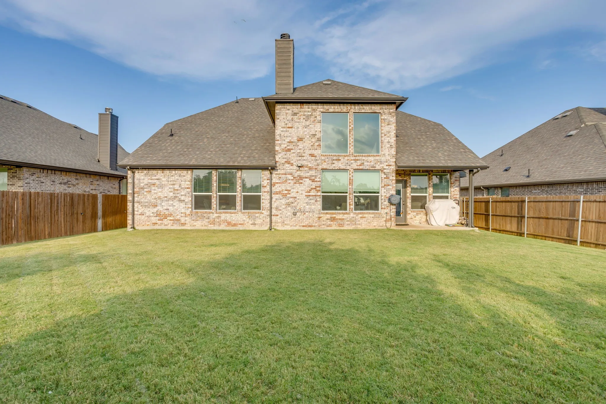Single Family Residence For Rent in Johnson County , 117 Mockingbird Hill Drive, Joshua, Texas 76058, 4 Bedroom, 4 Bathroom, 2 Garage spaces, 3,168 Sqft, built in 2022, mls#21384161, Real Estate Agent in Joshua, Homes For Rent in Johnson county, Homes For Rent in Joshua, Realtor in Joshua Texas, Real Estate Brokerage Independent Realty Texas, Luminita Cordes Realtor