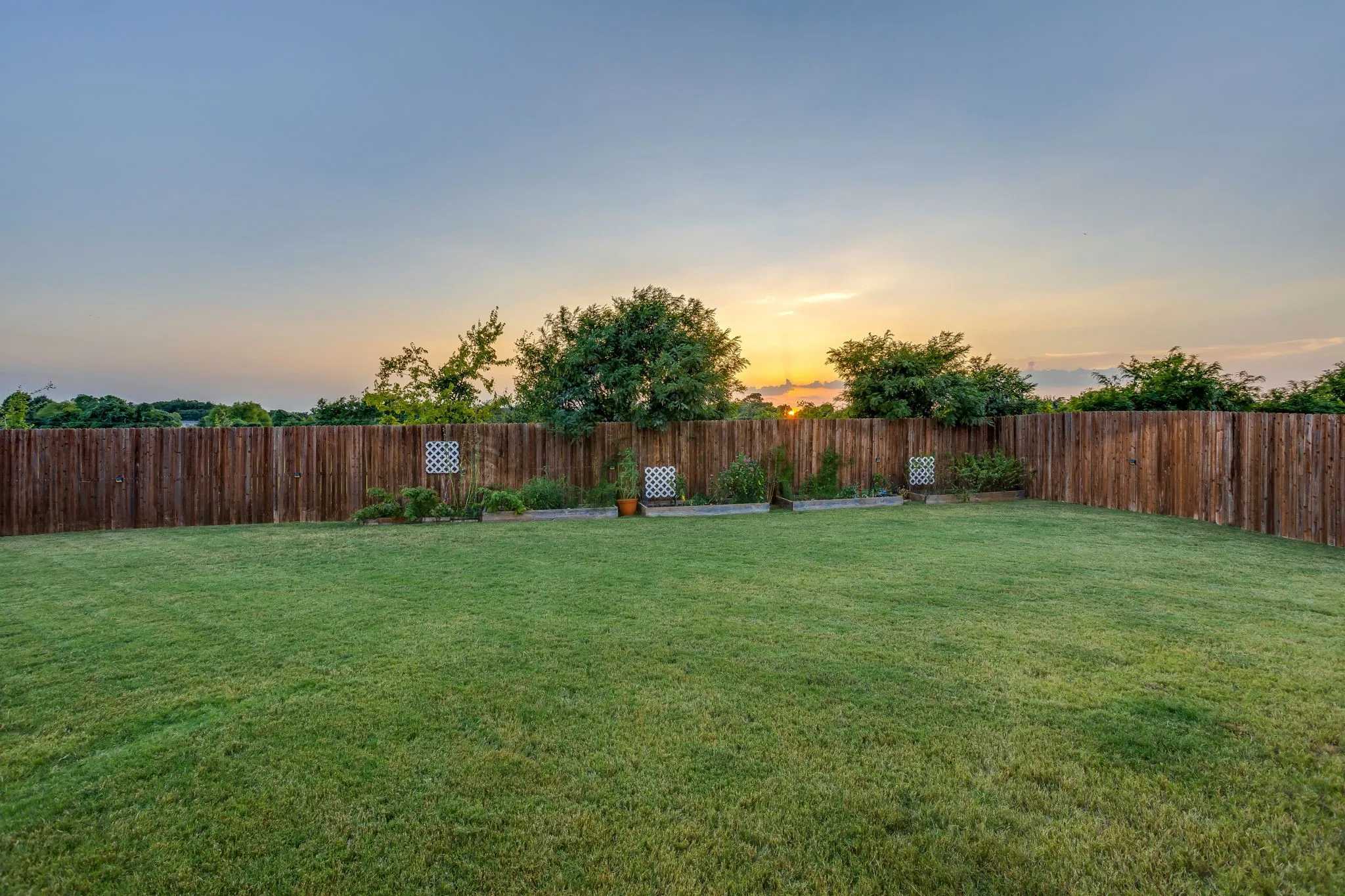 Single Family Residence For Rent in Johnson County , 117 Mockingbird Hill Drive, Joshua, Texas 76058, 4 Bedroom, 4 Bathroom, 2 Garage spaces, 3,168 Sqft, built in 2022, mls#21384161, Real Estate Agent in Joshua, Homes For Rent in Johnson county, Homes For Rent in Joshua, Realtor in Joshua Texas, Real Estate Brokerage Independent Realty Texas, Luminita Cordes Realtor